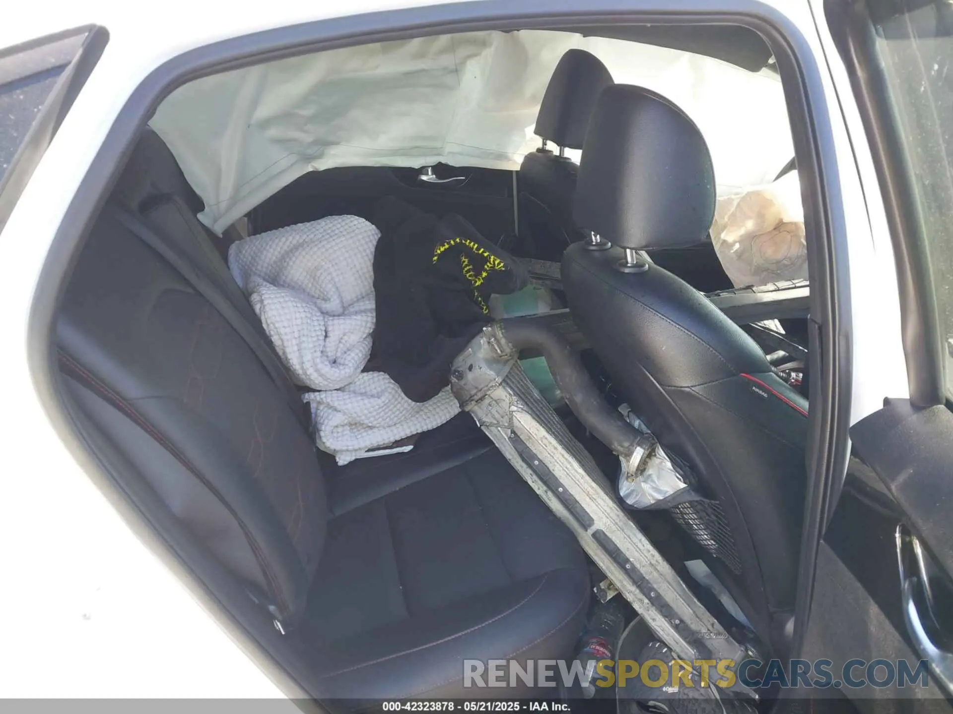 8 Photograph of a damaged car 3KPF44AC1LE158745 KIA FORTE 2020