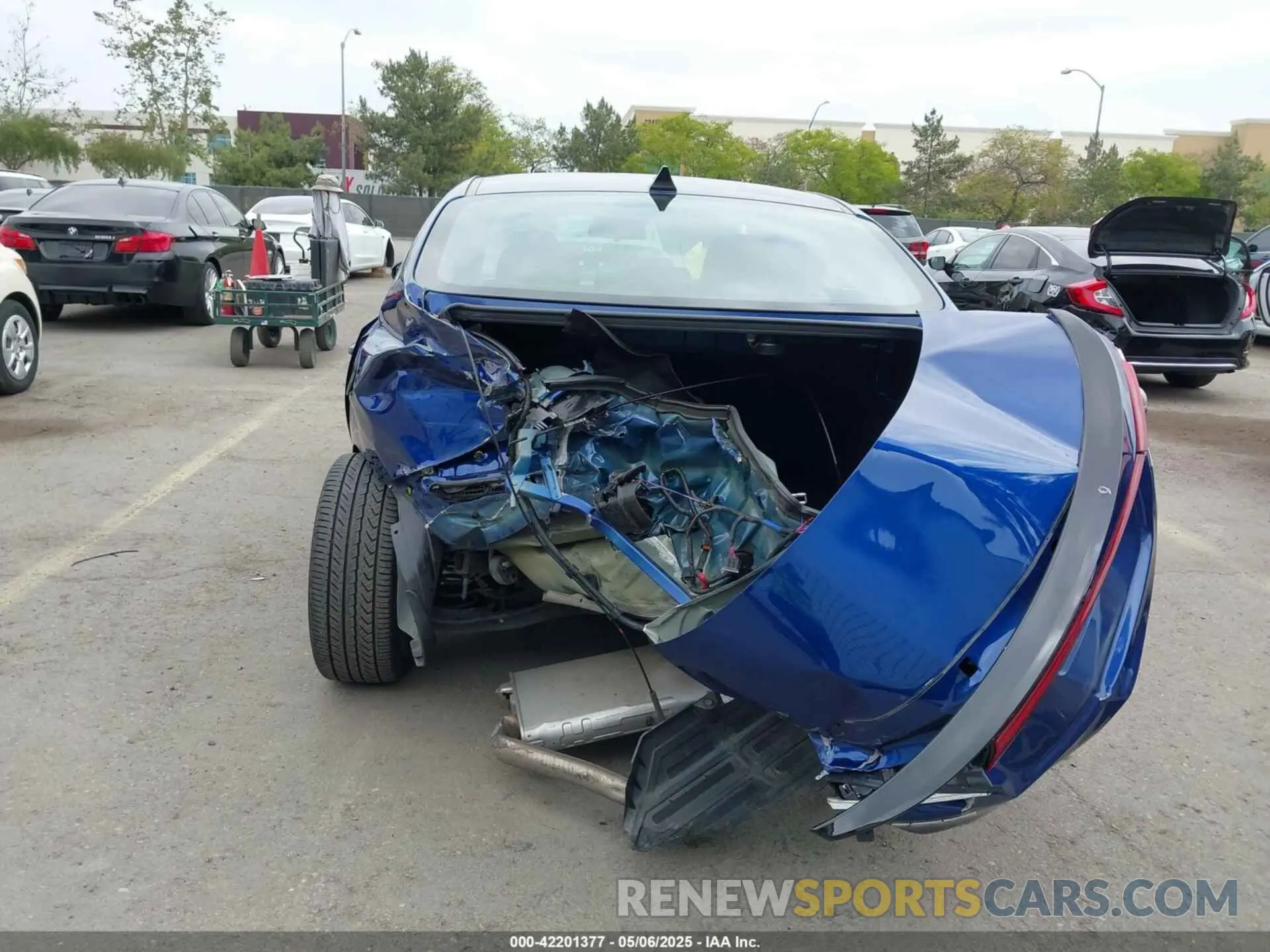 17 Photograph of a damaged car 3KPF44AC6LE175444 KIA FORTE 2020