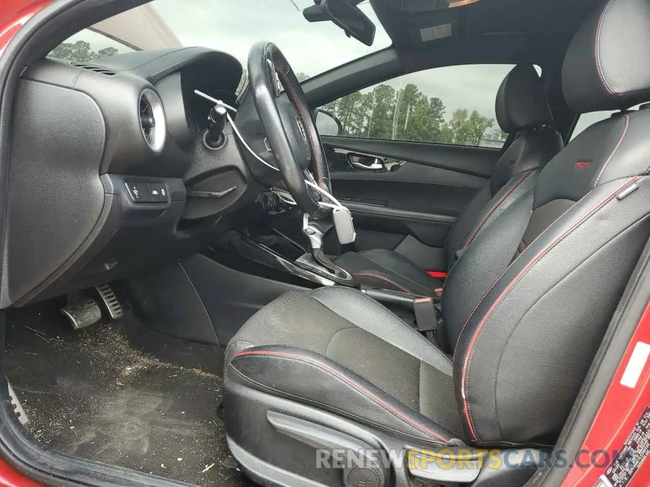 7 Photograph of a damaged car 3KPF44AC7LE240124 KIA FORTE 2020