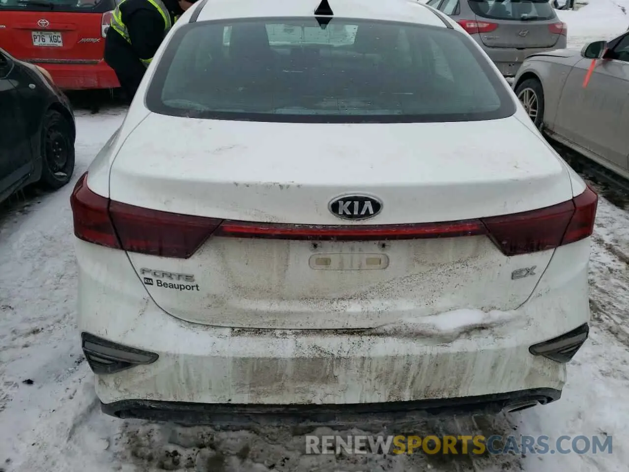 6 Photograph of a damaged car 3KPF54AD0LE227995 KIA FORTE 2020