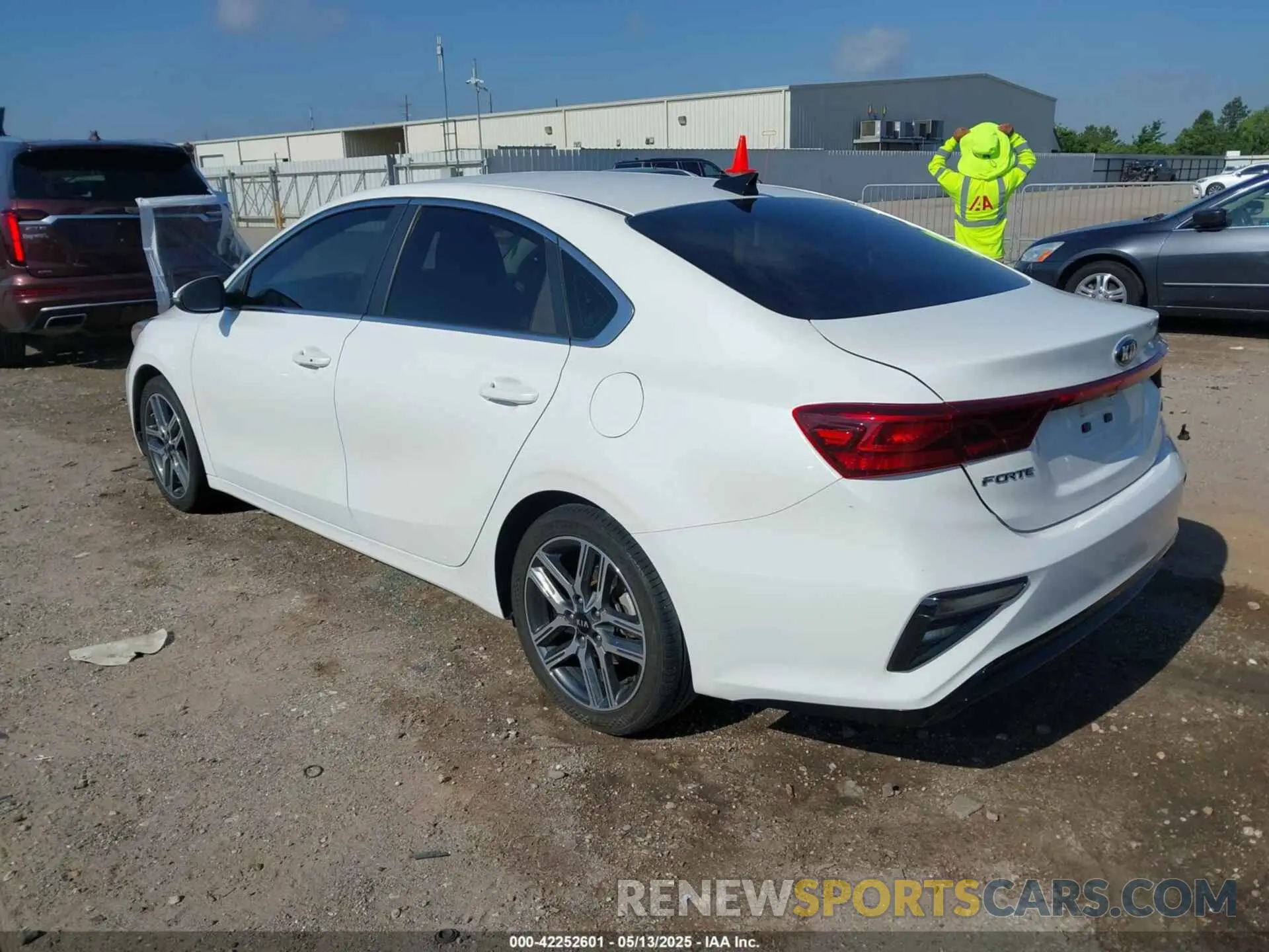 3 Фотография поврежденного автомобиля 3KPF54AD0LE244828 KIA FORTE 2020