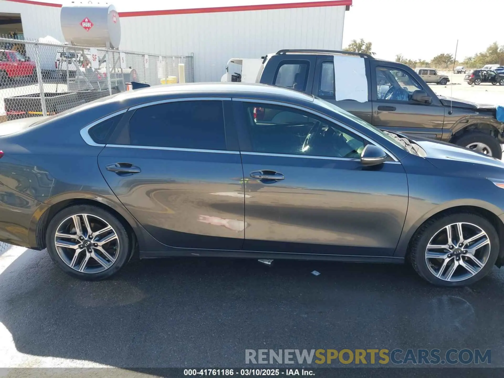 13 Photograph of a damaged car 3KPF54AD2LE152474 KIA FORTE 2020