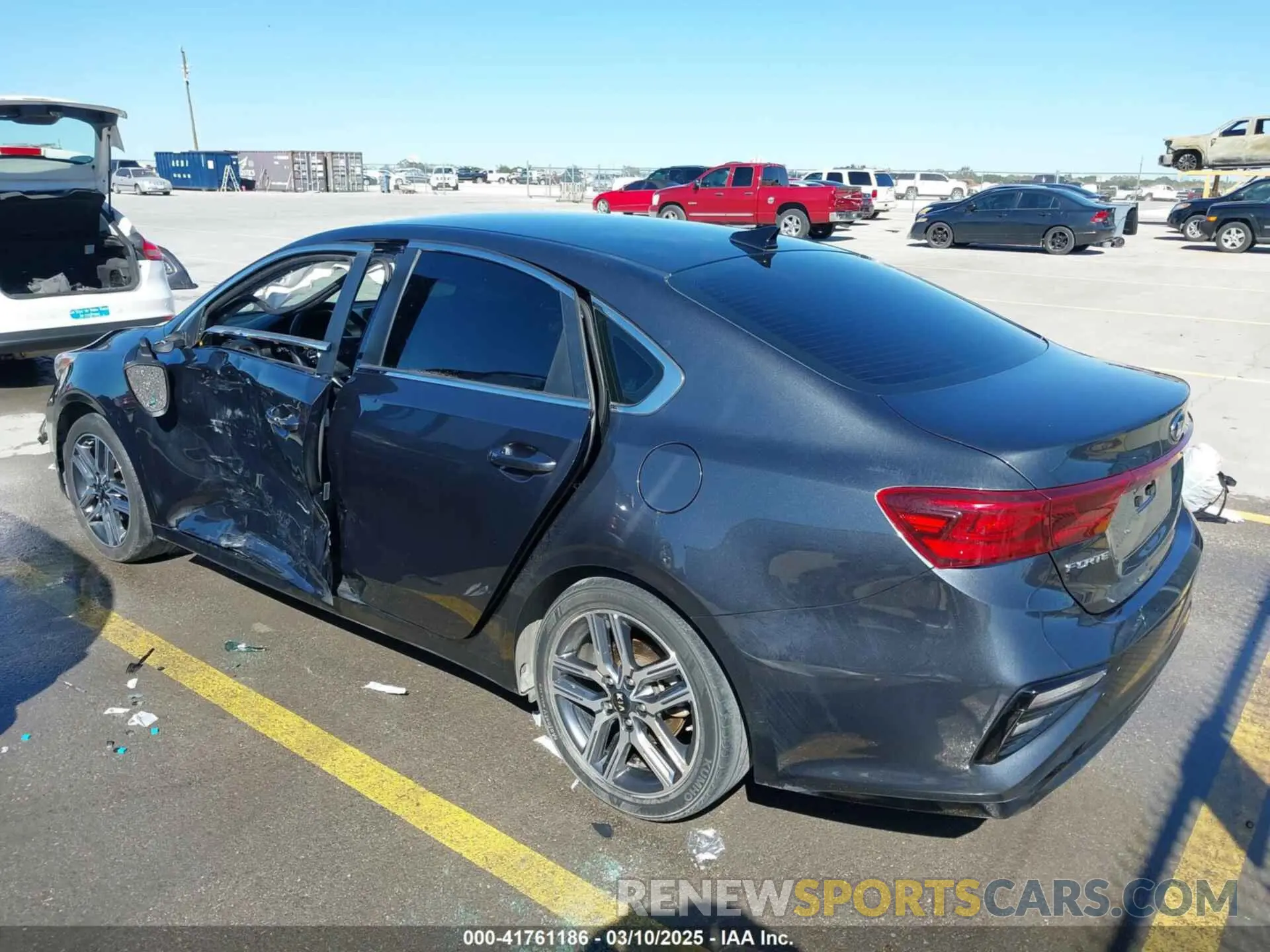 3 Photograph of a damaged car 3KPF54AD2LE152474 KIA FORTE 2020