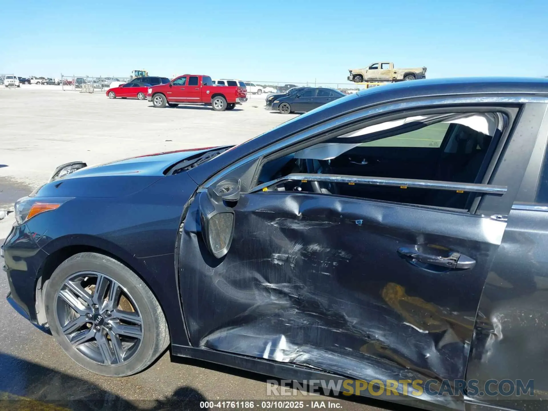 6 Photograph of a damaged car 3KPF54AD2LE152474 KIA FORTE 2020
