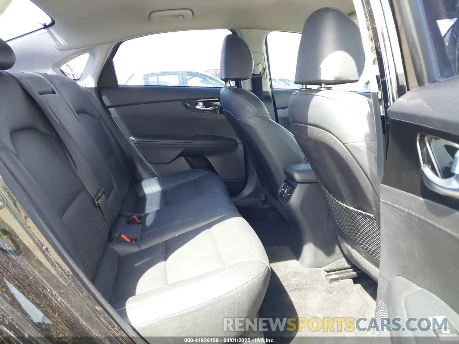 8 Фотография поврежденного автомобиля 3KPF54AD3LE190568 KIA FORTE 2020