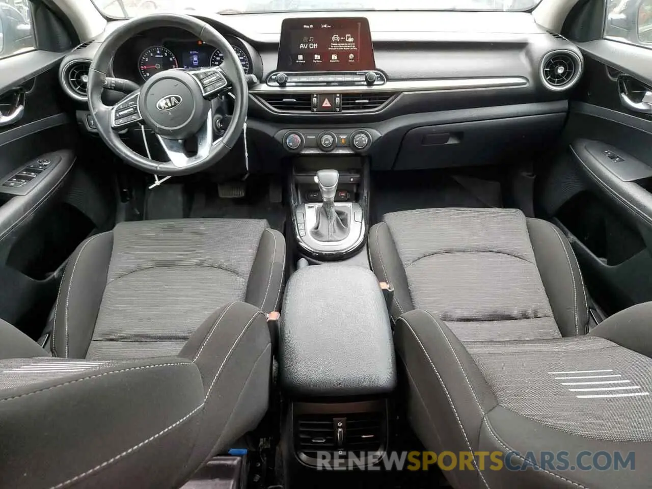 8 Фотография поврежденного автомобиля 3KPF54AD4LE181295 KIA FORTE 2020