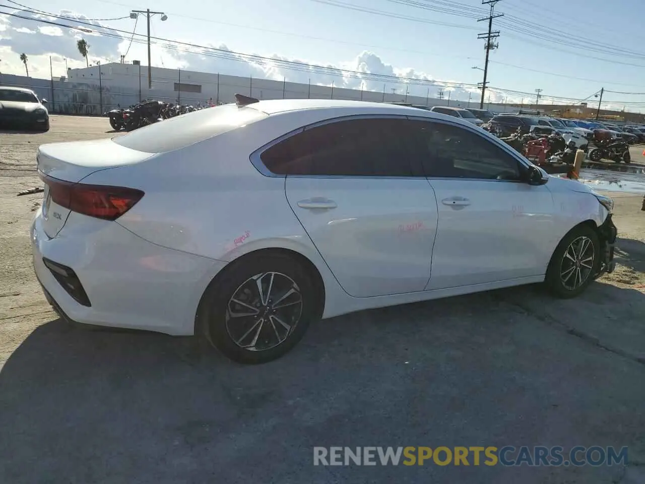 3 Фотография поврежденного автомобиля 3KPF54AD4LE253662 KIA FORTE 2020