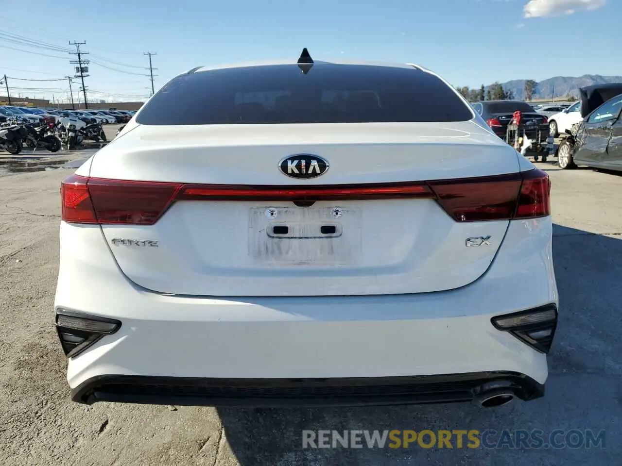 6 Фотография поврежденного автомобиля 3KPF54AD4LE253662 KIA FORTE 2020