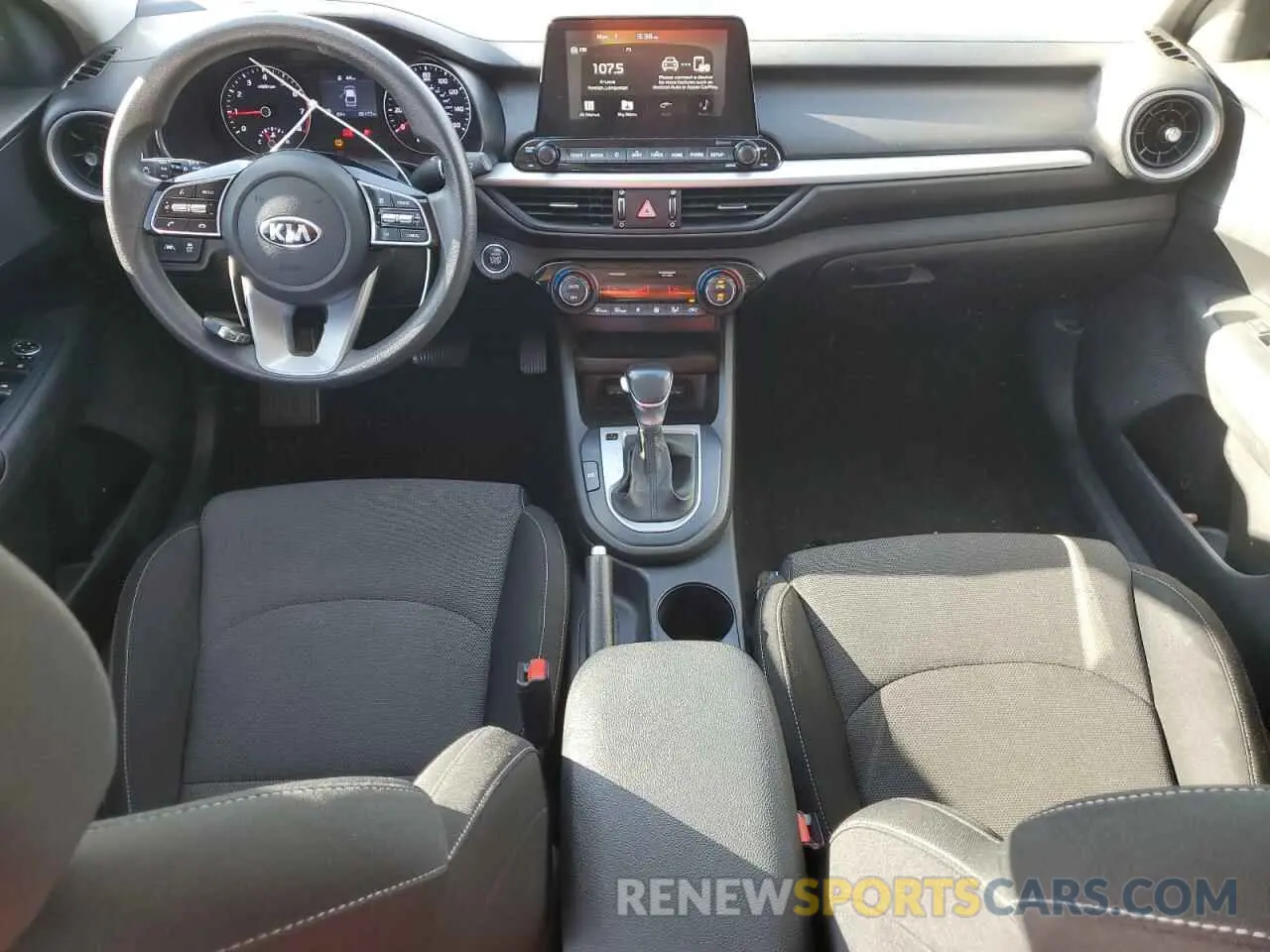 8 Фотография поврежденного автомобиля 3KPF54AD4LE253662 KIA FORTE 2020