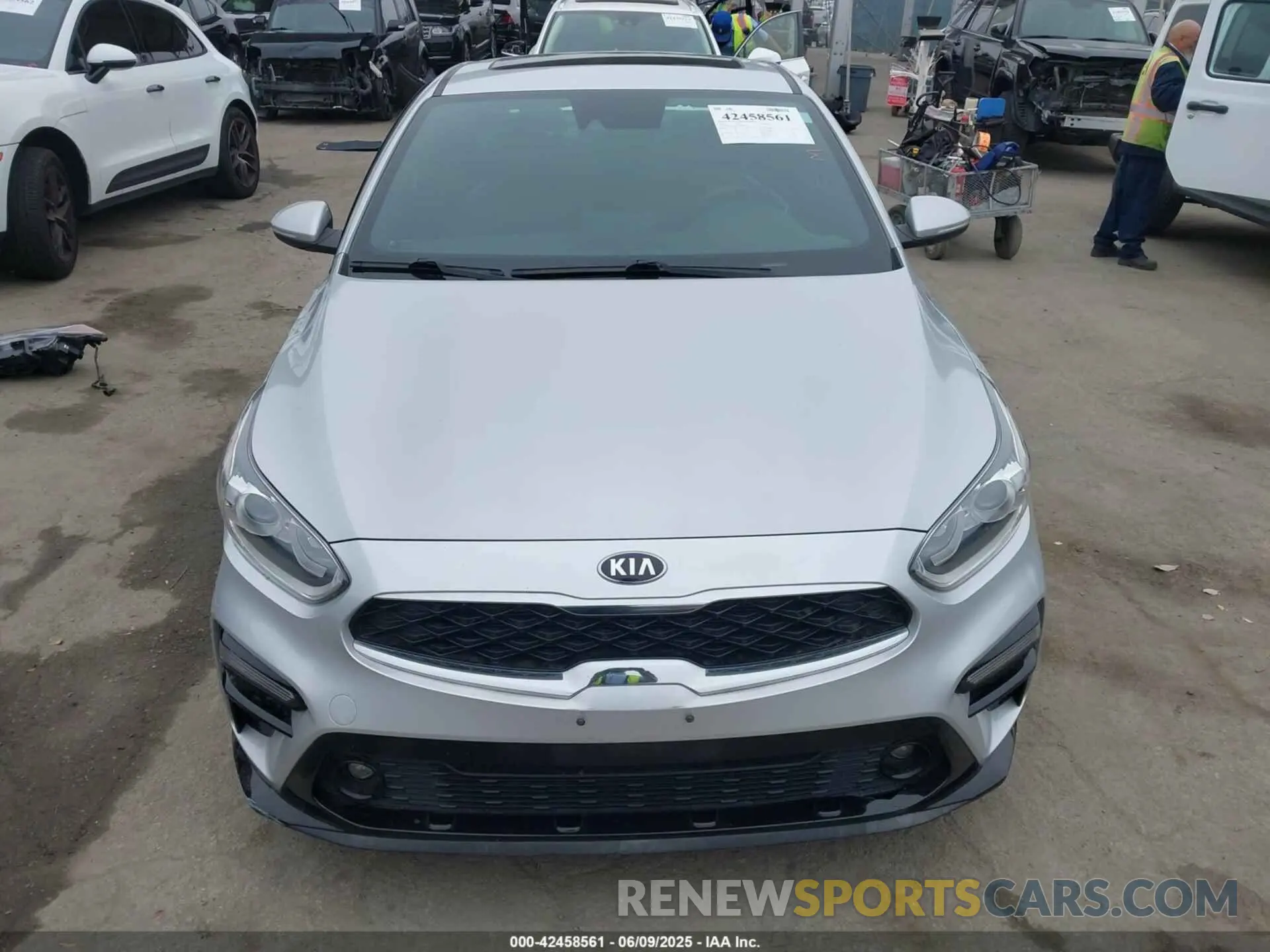 12 Photograph of a damaged car 3KPF54AD5LE212621 KIA FORTE 2020