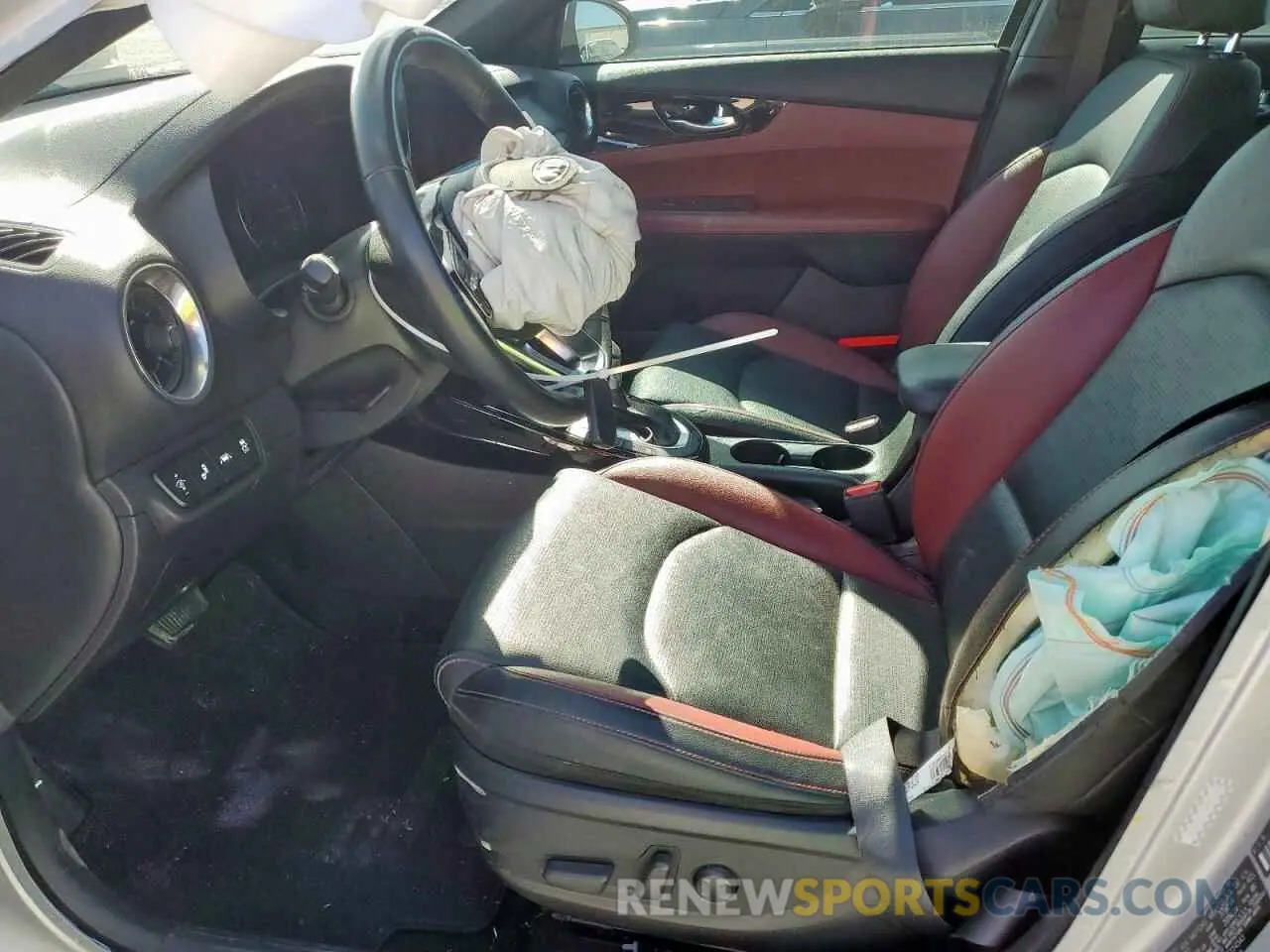 7 Photograph of a damaged car 3KPF54ADXLE214543 KIA FORTE 2020
