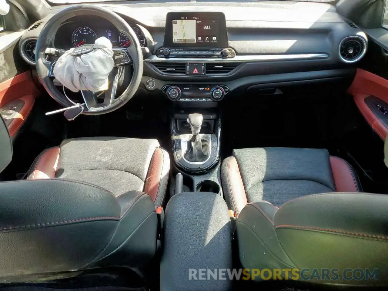 8 Photograph of a damaged car 3KPF54ADXLE214543 KIA FORTE 2020