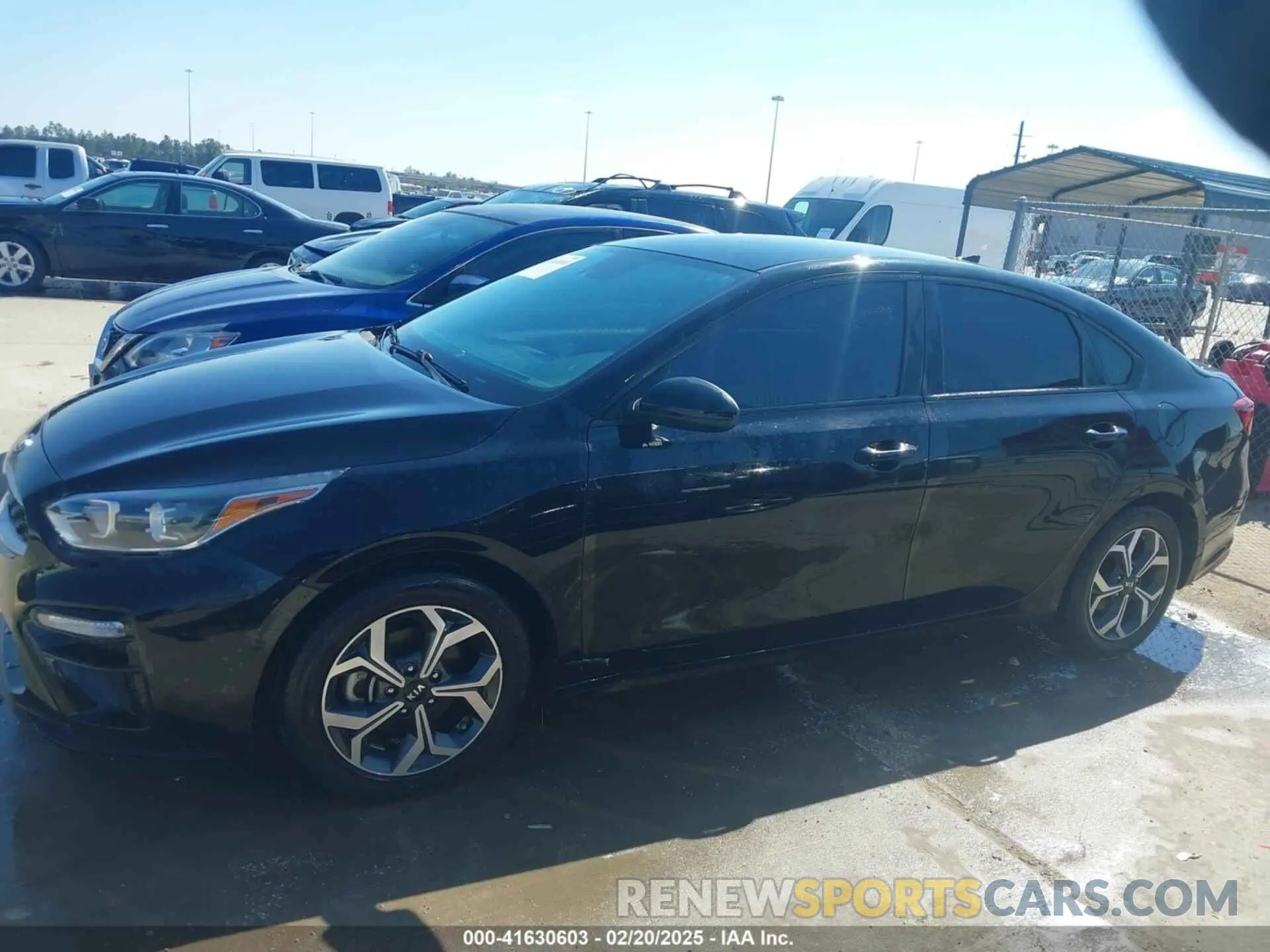 14 Photograph of a damaged car 3KPF24AD0ME267391 KIA FORTE 2021