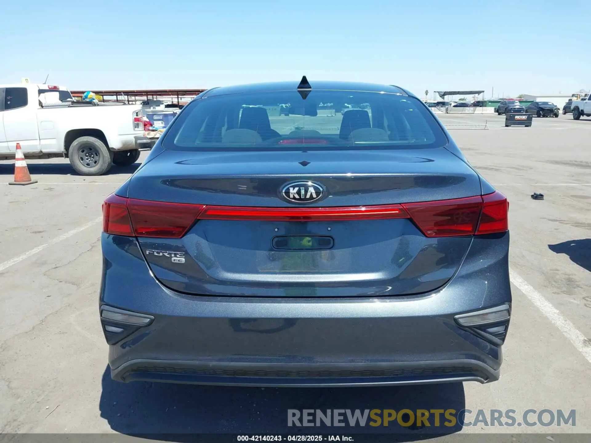 17 Photograph of a damaged car 3KPF24AD0ME302981 KIA FORTE 2021