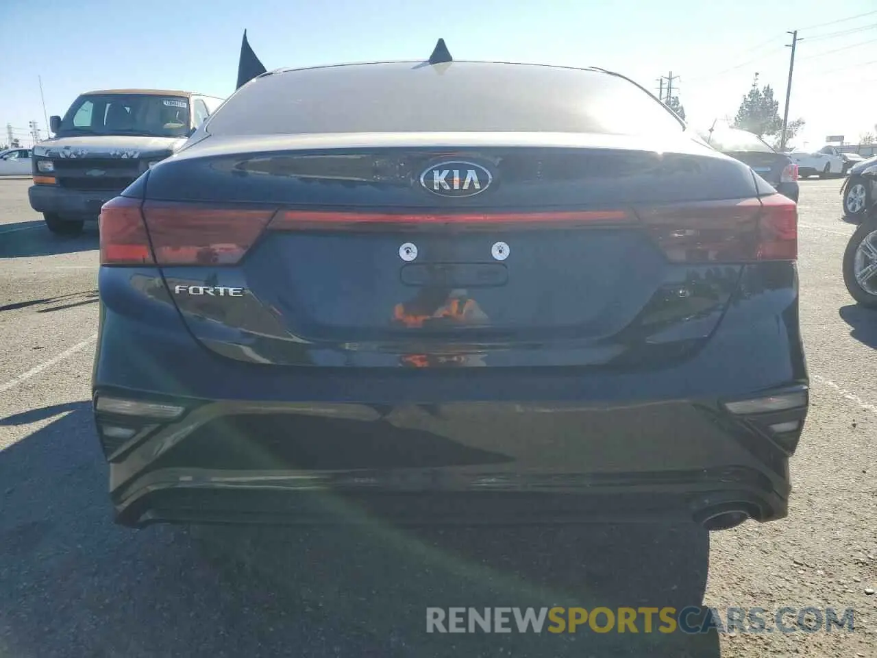 6 Фотография поврежденного автомобиля 3KPF24AD0ME306352 KIA FORTE 2021