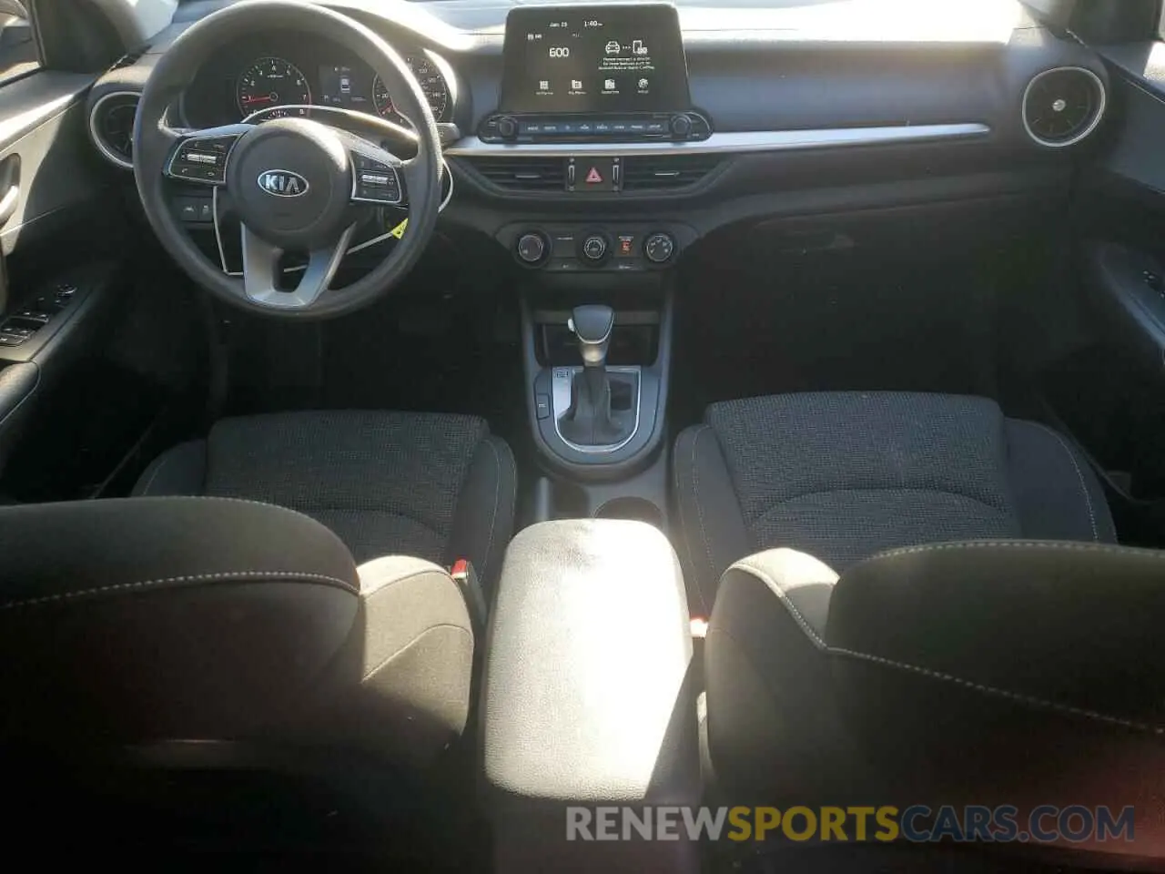 8 Фотография поврежденного автомобиля 3KPF24AD0ME306352 KIA FORTE 2021