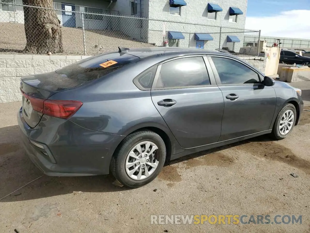 3 Фотография поврежденного автомобиля 3KPF24AD0ME312569 KIA FORTE 2021