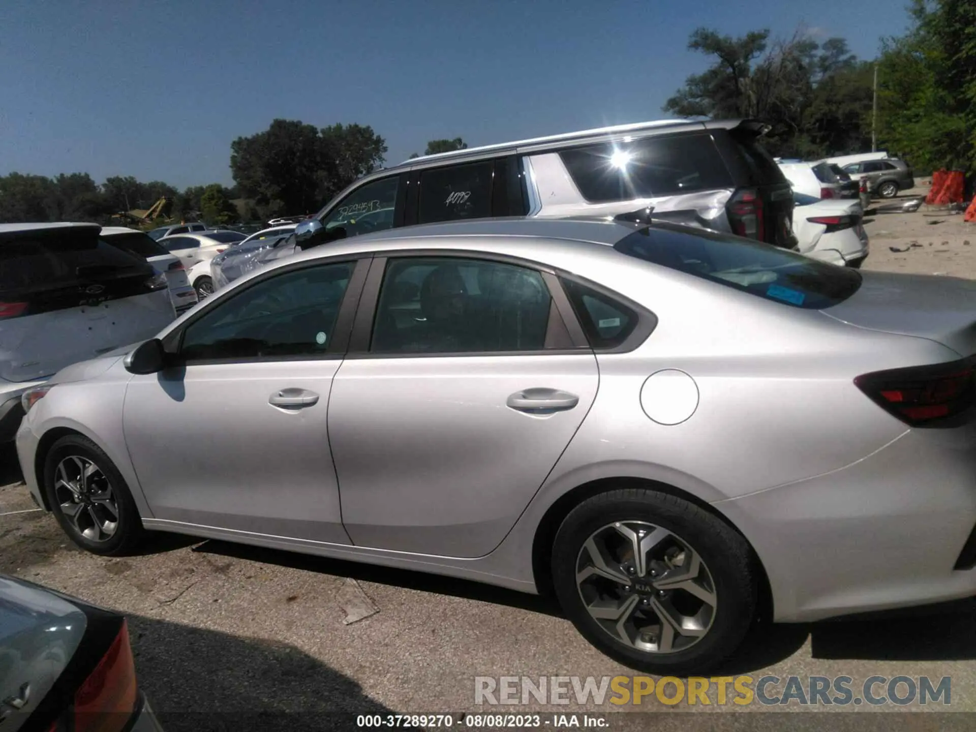 14 Photograph of a damaged car 3KPF24AD0ME318341 KIA FORTE 2021