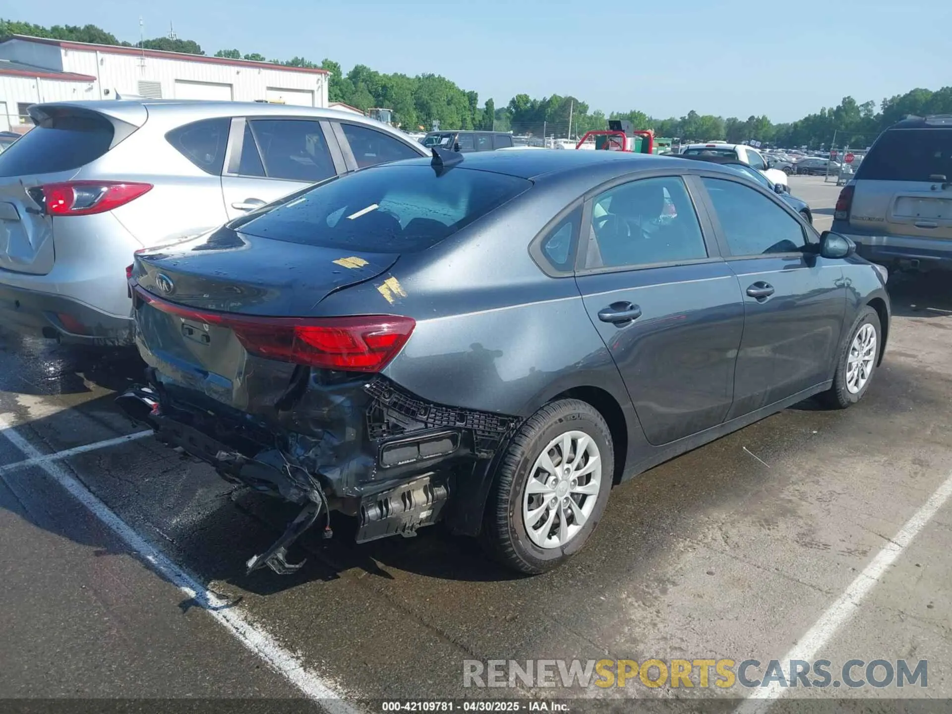 4 Фотография поврежденного автомобиля 3KPF24AD0ME322311 KIA FORTE 2021
