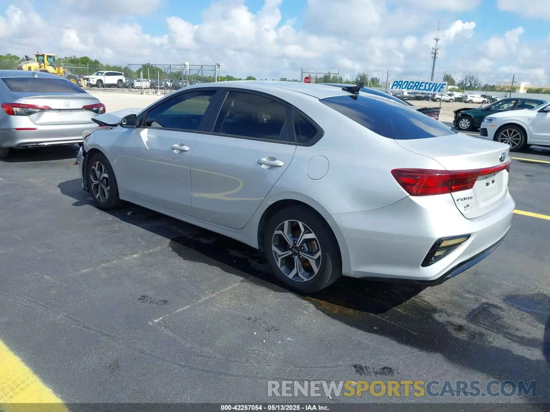 3 Фотография поврежденного автомобиля 3KPF24AD0ME334880 KIA FORTE 2021