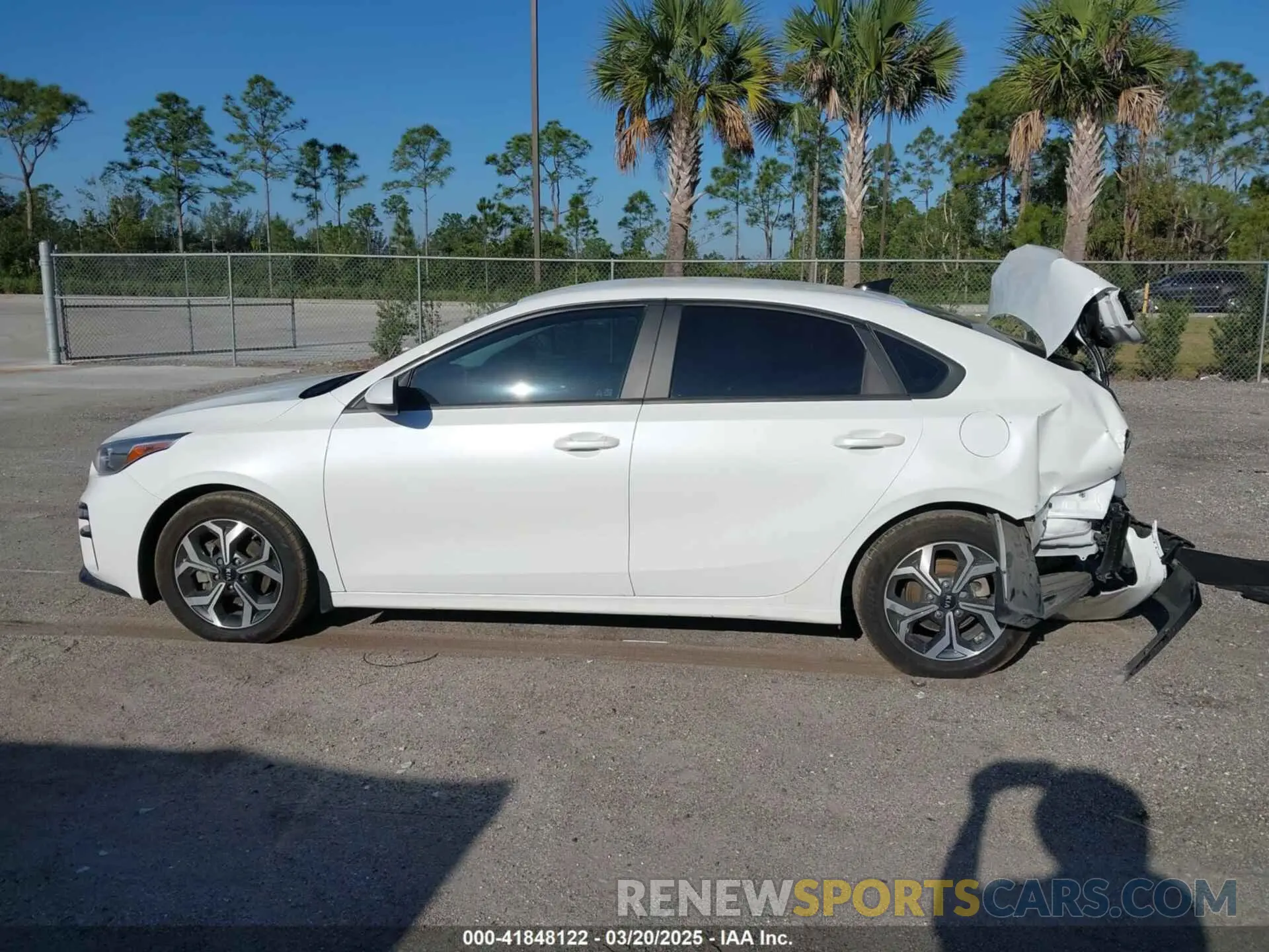 14 Photograph of a damaged car 3KPF24AD0ME344194 KIA FORTE 2021