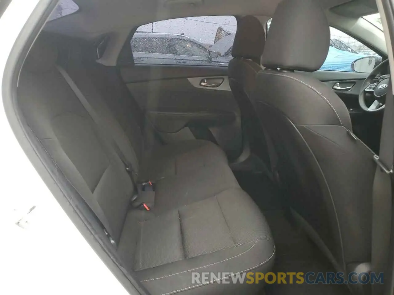 10 Фотография поврежденного автомобиля 3KPF24AD0ME348570 KIA FORTE 2021