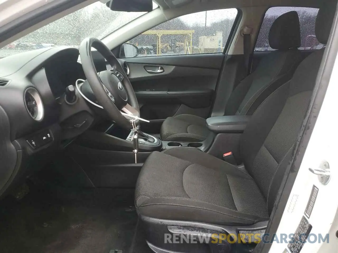 7 Фотография поврежденного автомобиля 3KPF24AD0ME348570 KIA FORTE 2021