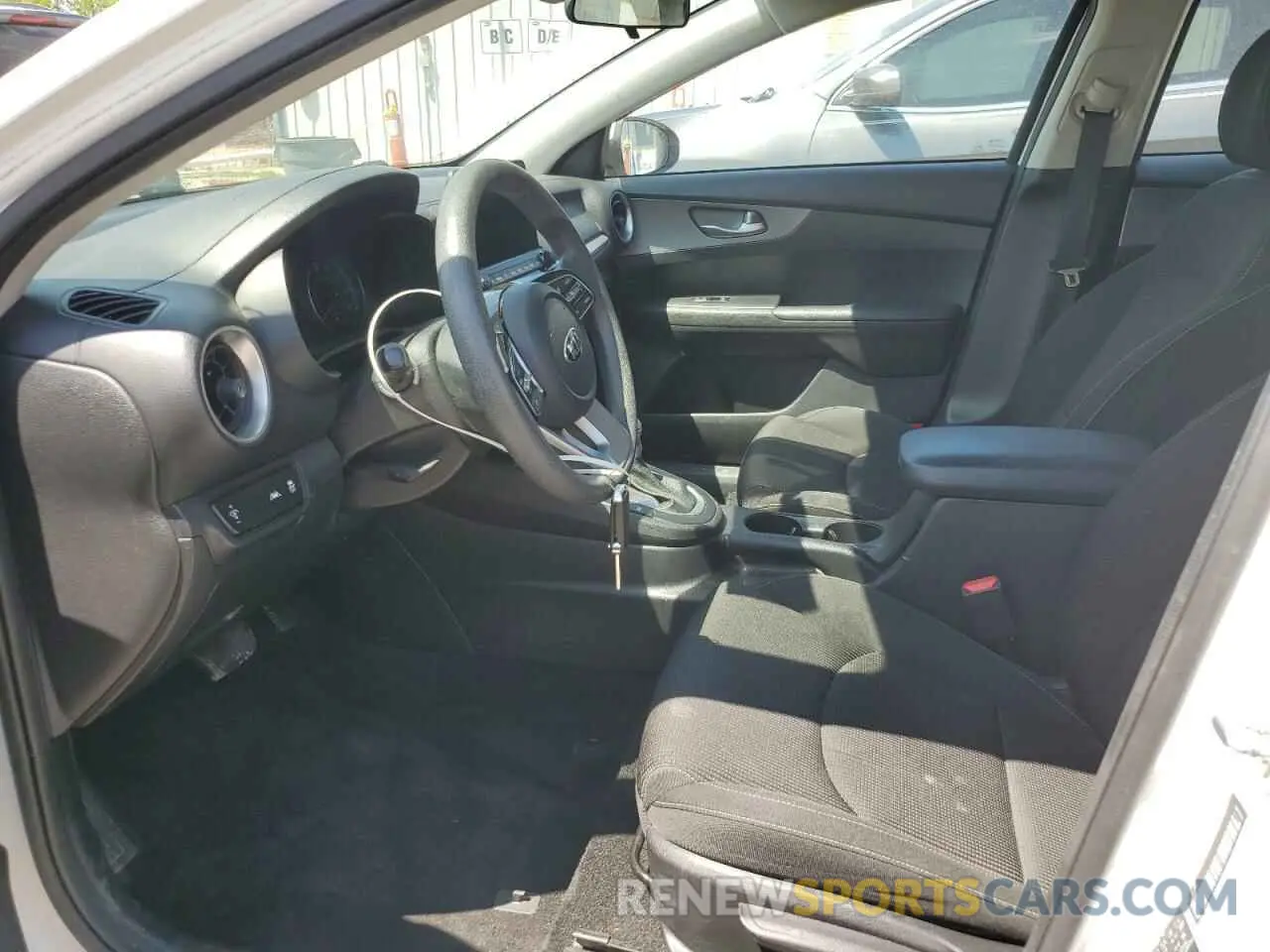 7 Photograph of a damaged car 3KPF24AD0ME360671 KIA FORTE 2021