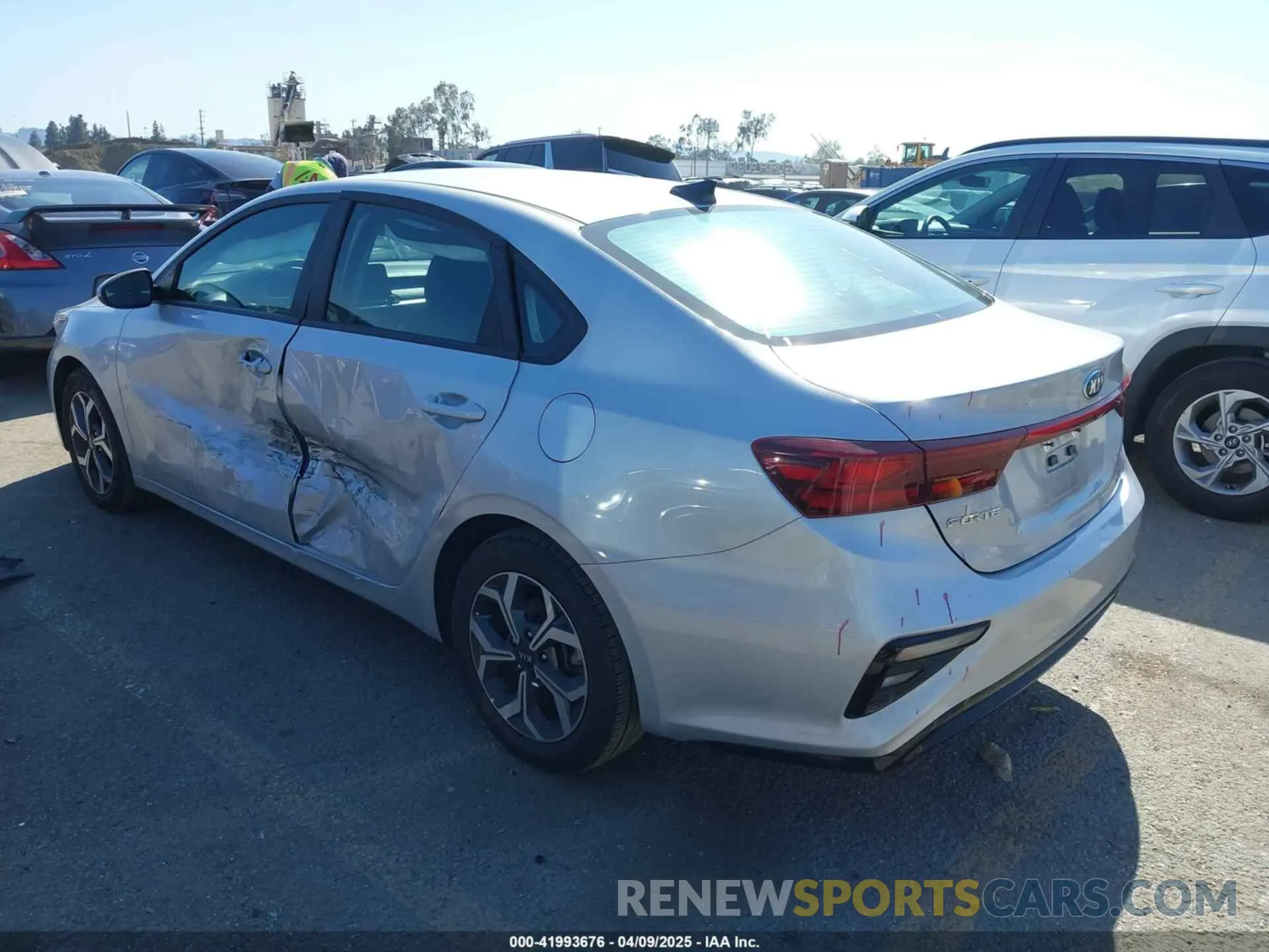 3 Photograph of a damaged car 3KPF24AD0ME389801 KIA FORTE 2021
