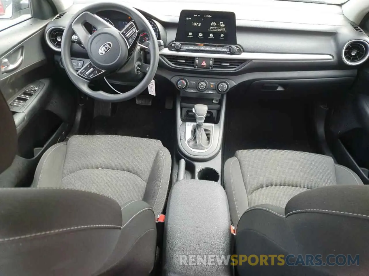 8 Фотография поврежденного автомобиля 3KPF24AD0ME403504 KIA FORTE 2021