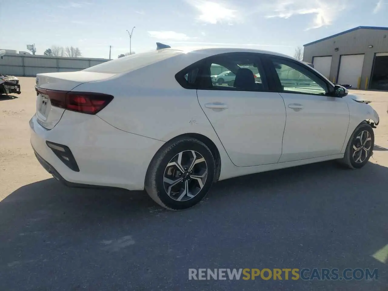 3 Photograph of a damaged car 3KPF24AD0ME404068 KIA FORTE 2021