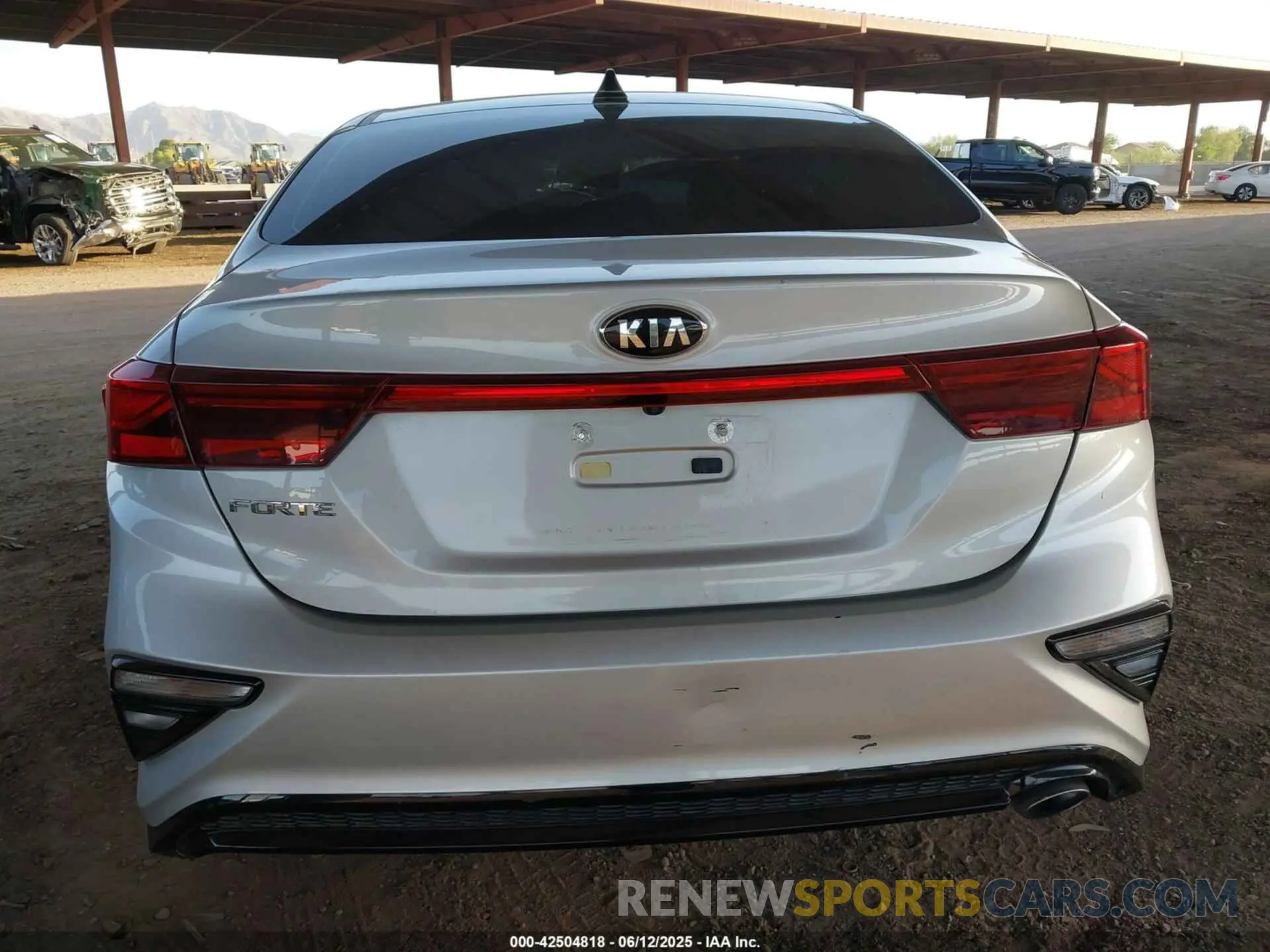 16 Photograph of a damaged car 3KPF24AD1ME278979 KIA FORTE 2021