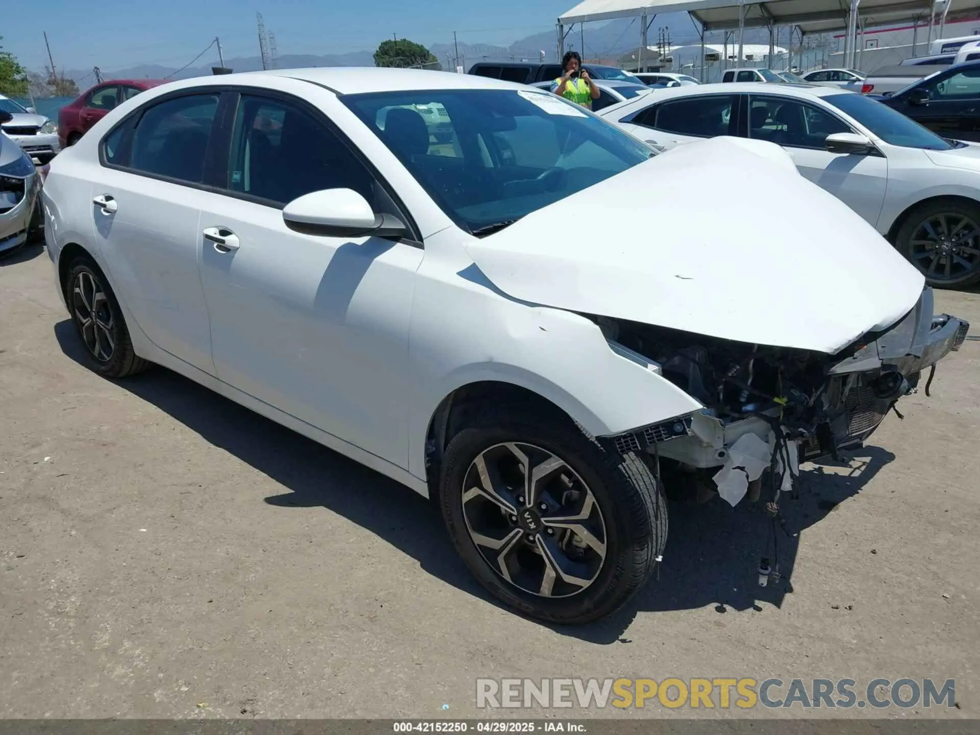 1 Photograph of a damaged car 3KPF24AD1ME309812 KIA FORTE 2021