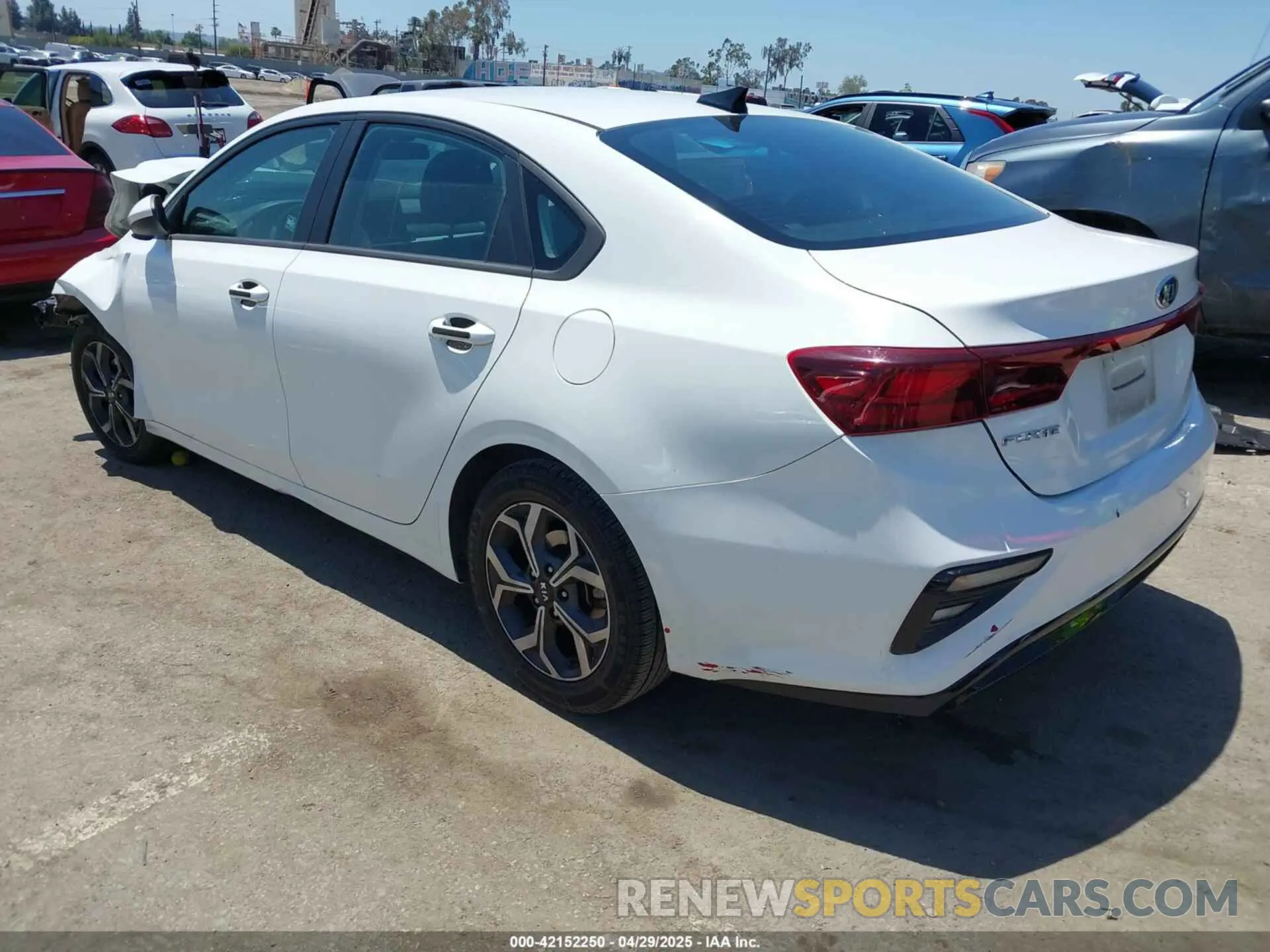 3 Photograph of a damaged car 3KPF24AD1ME309812 KIA FORTE 2021