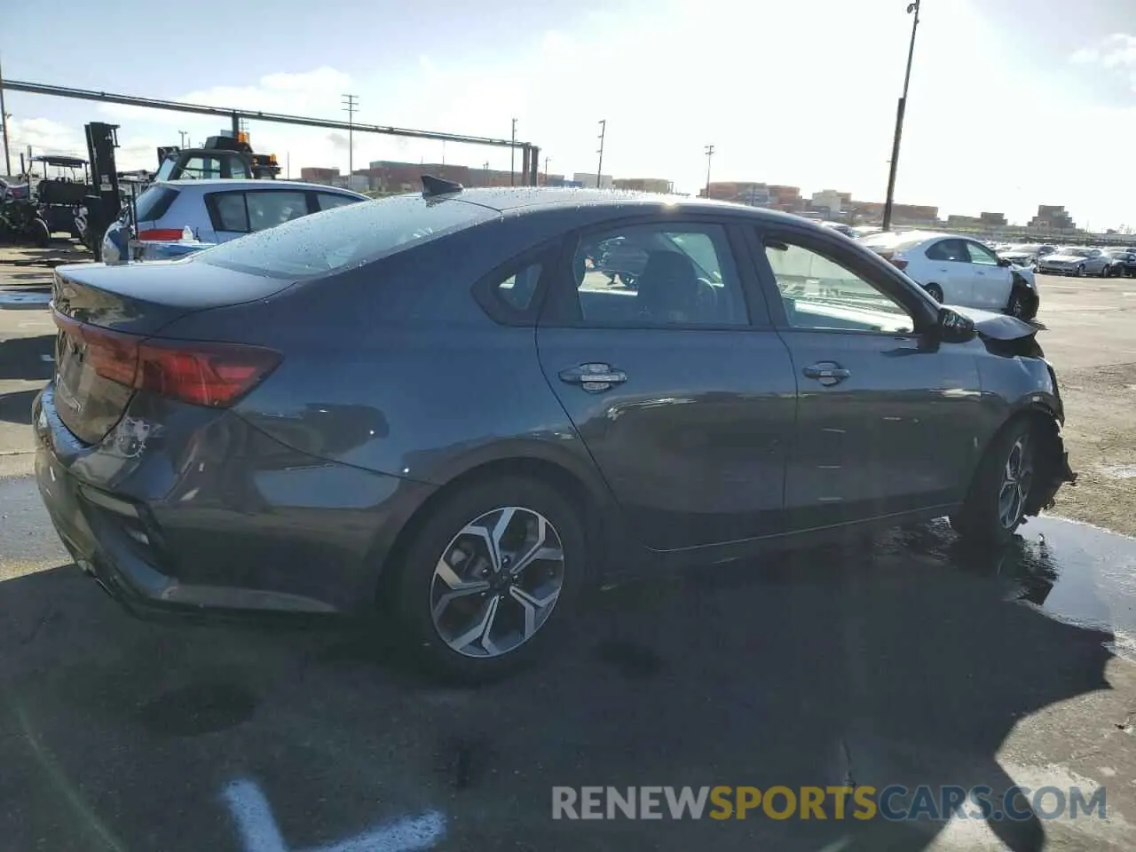 3 Фотография поврежденного автомобиля 3KPF24AD1ME316761 KIA FORTE 2021
