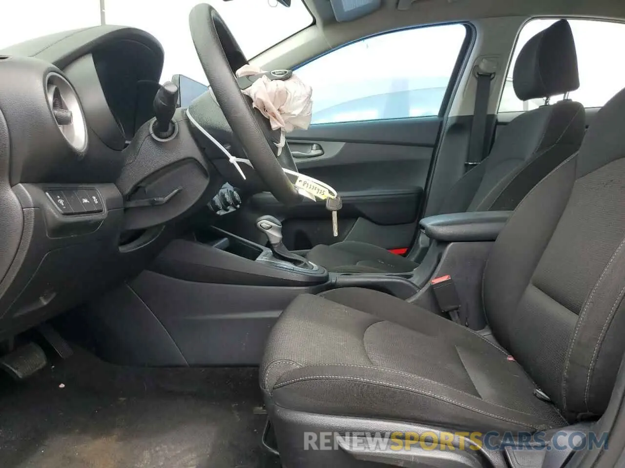 7 Фотография поврежденного автомобиля 3KPF24AD1ME316761 KIA FORTE 2021