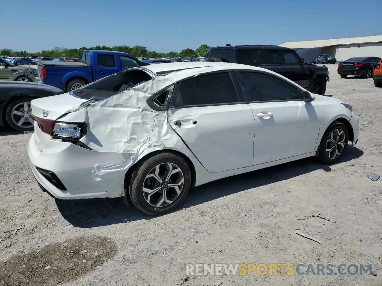 3 Фотография поврежденного автомобиля 3KPF24AD1ME325640 KIA FORTE 2021