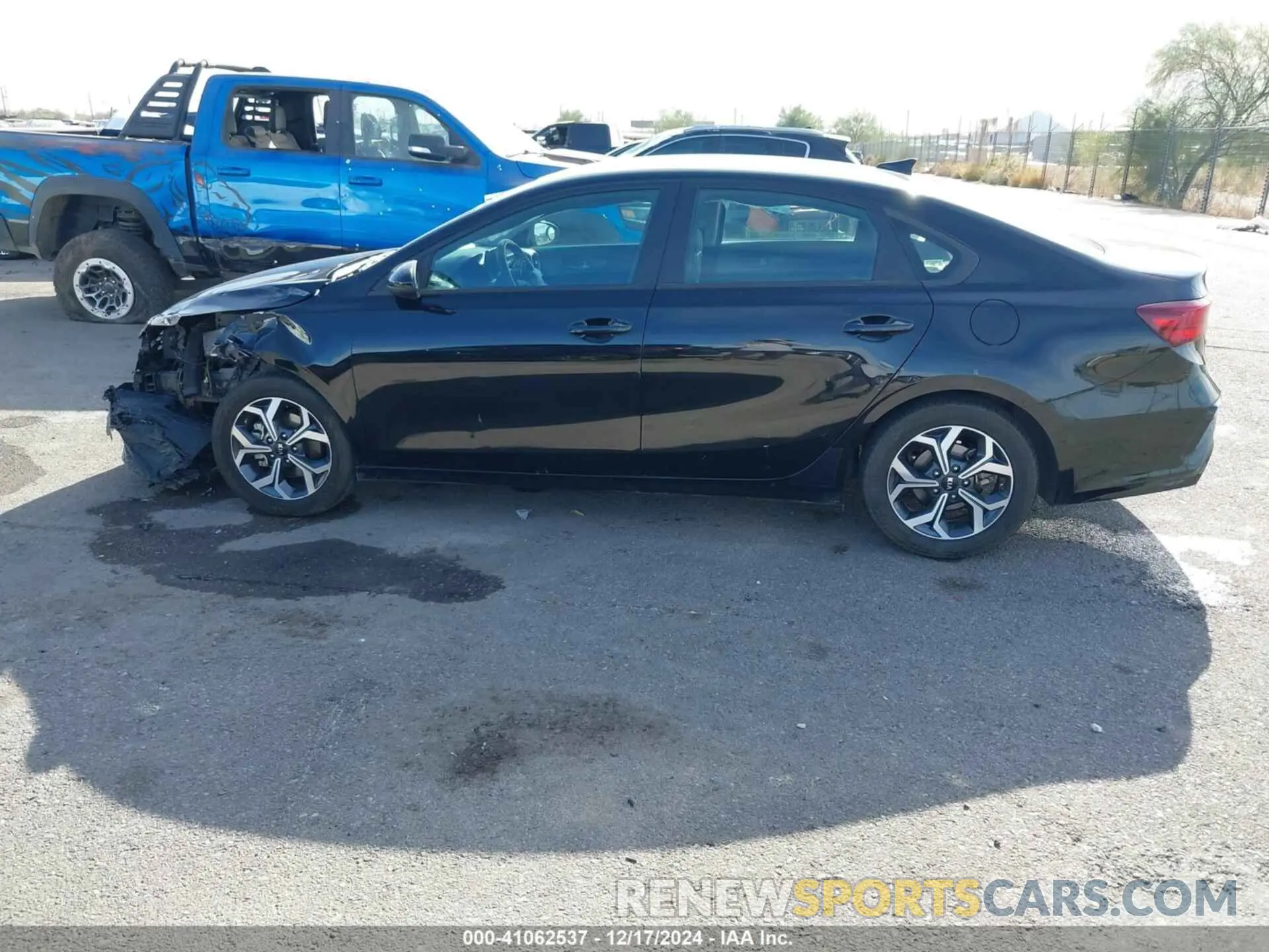 15 Photograph of a damaged car 3KPF24AD1ME335813 KIA FORTE 2021