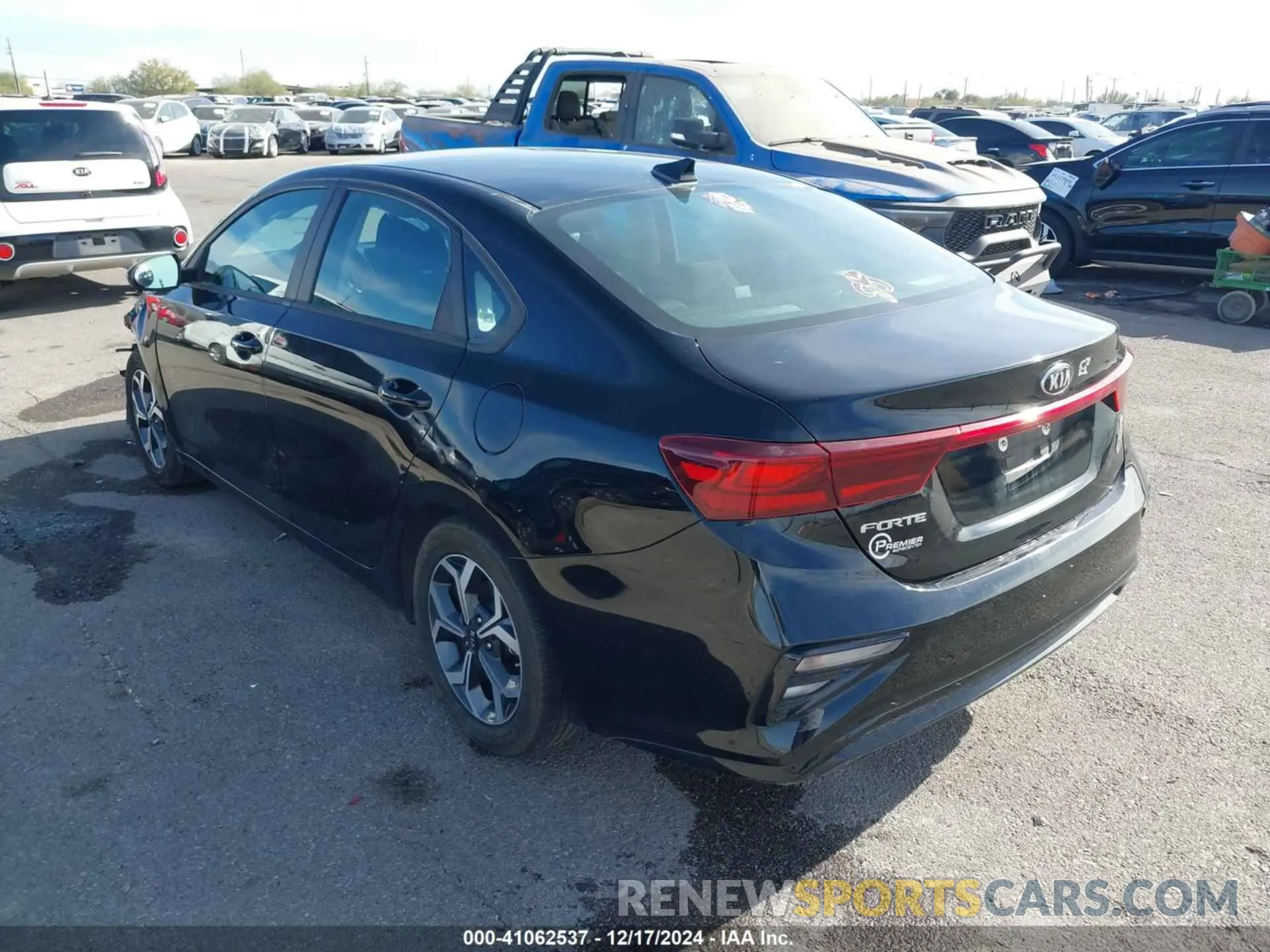 3 Photograph of a damaged car 3KPF24AD1ME335813 KIA FORTE 2021
