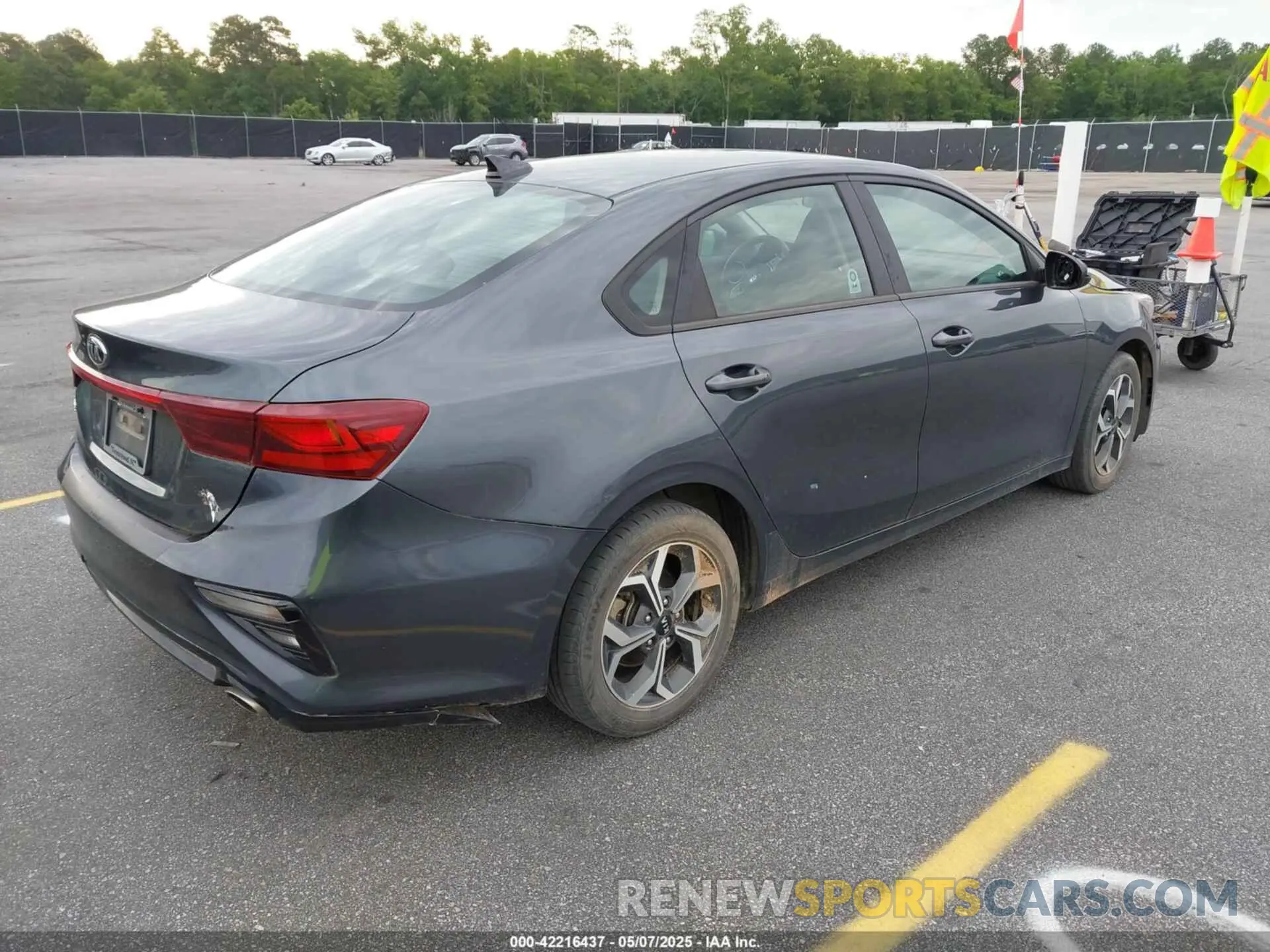 4 Фотография поврежденного автомобиля 3KPF24AD1ME346570 KIA FORTE 2021