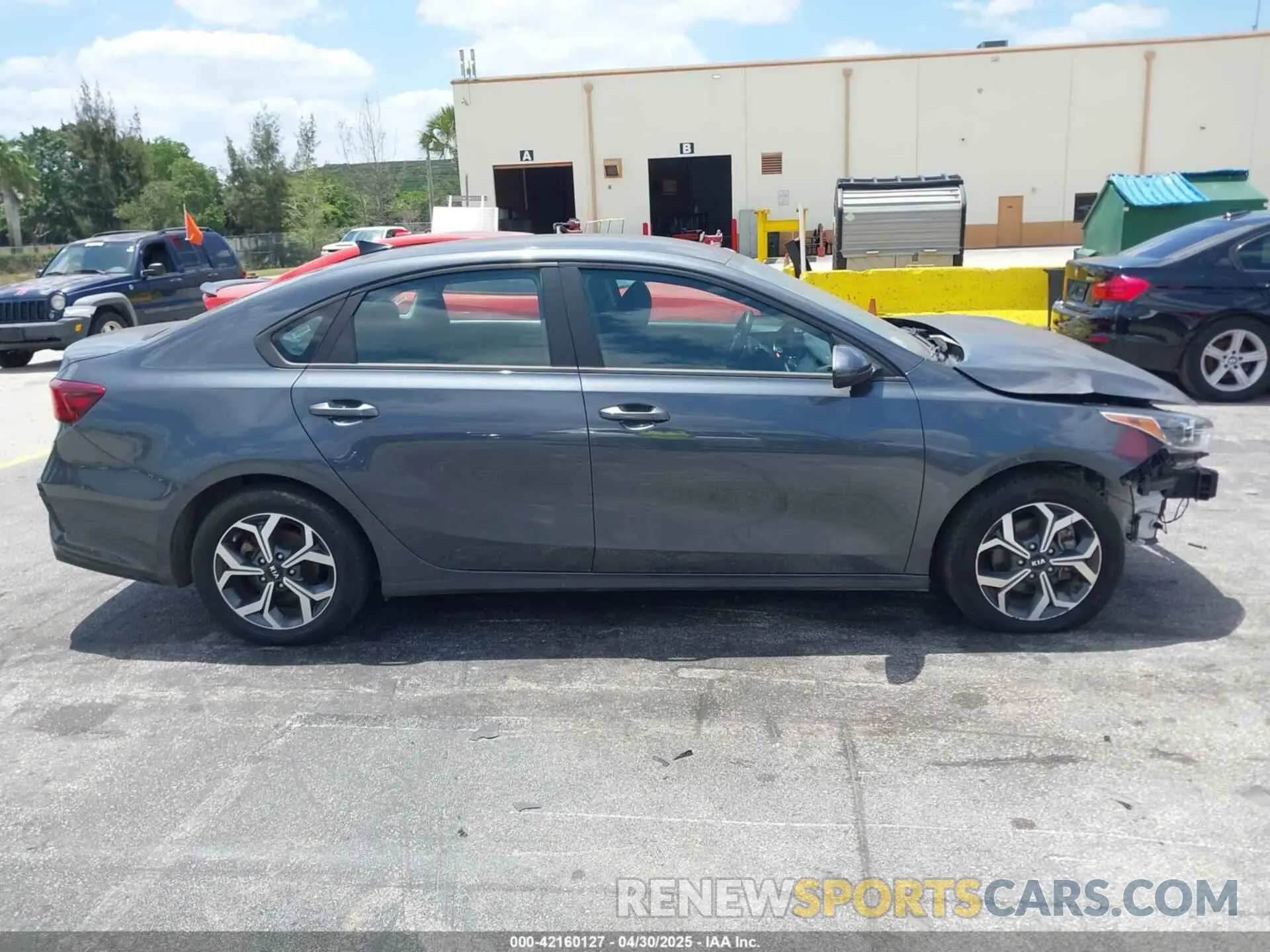 13 Фотография поврежденного автомобиля 3KPF24AD1ME353955 KIA FORTE 2021