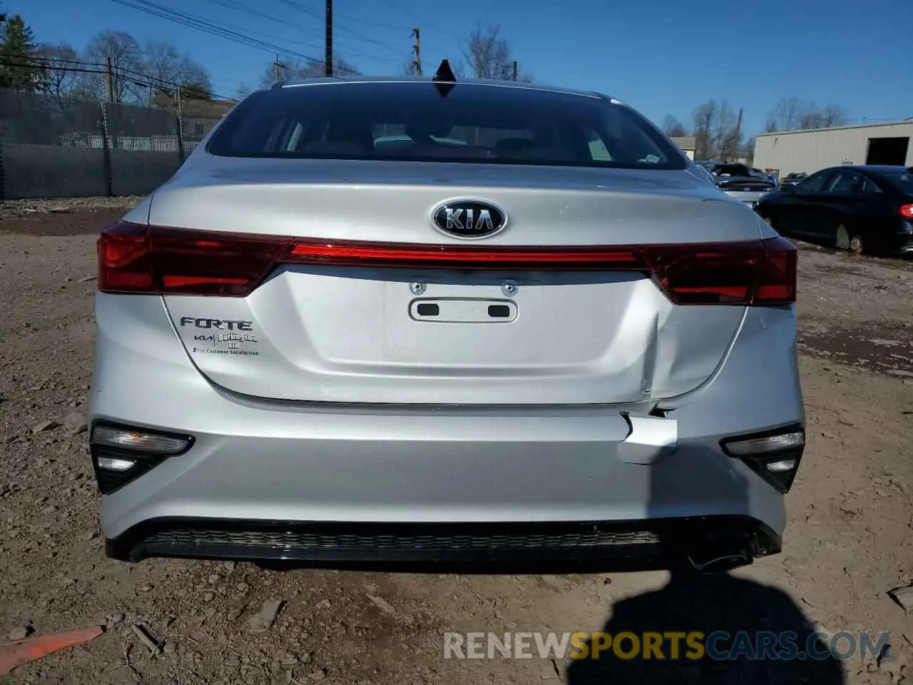 6 Photograph of a damaged car 3KPF24AD2ME270633 KIA FORTE 2021