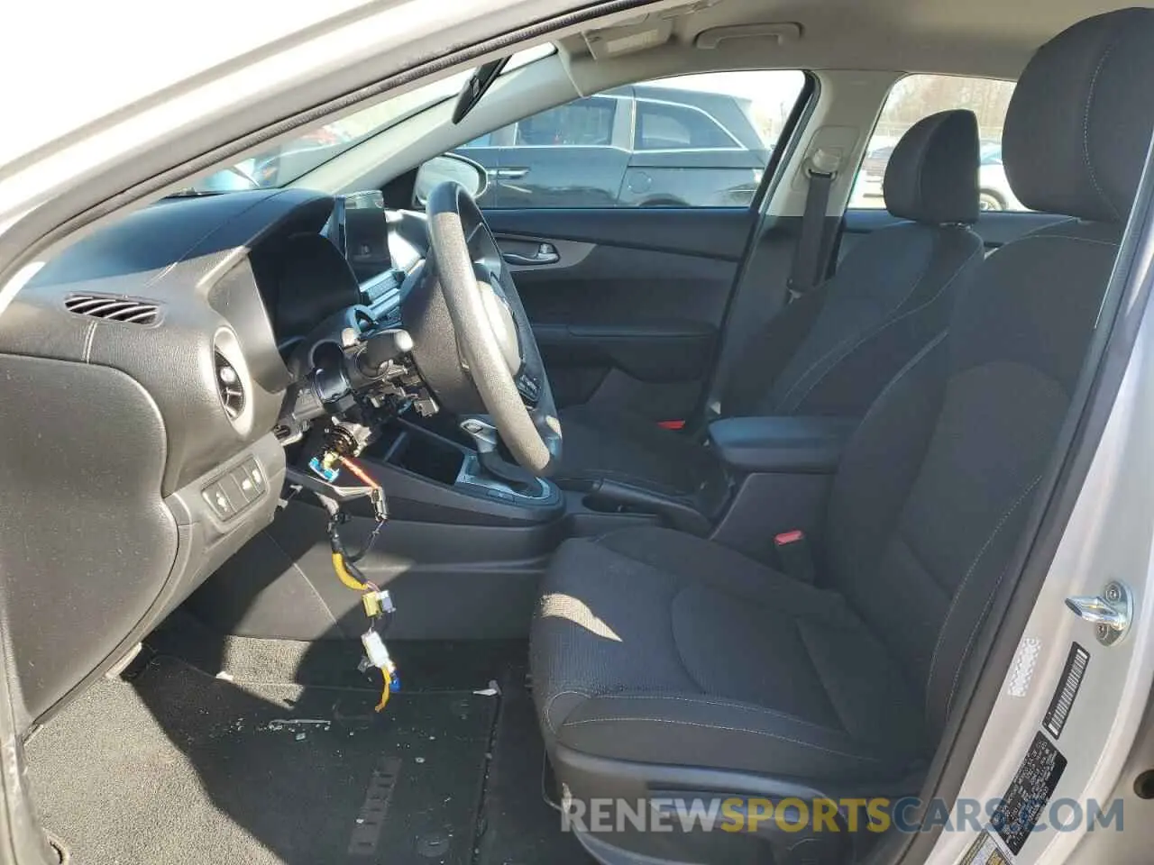 7 Photograph of a damaged car 3KPF24AD2ME270633 KIA FORTE 2021