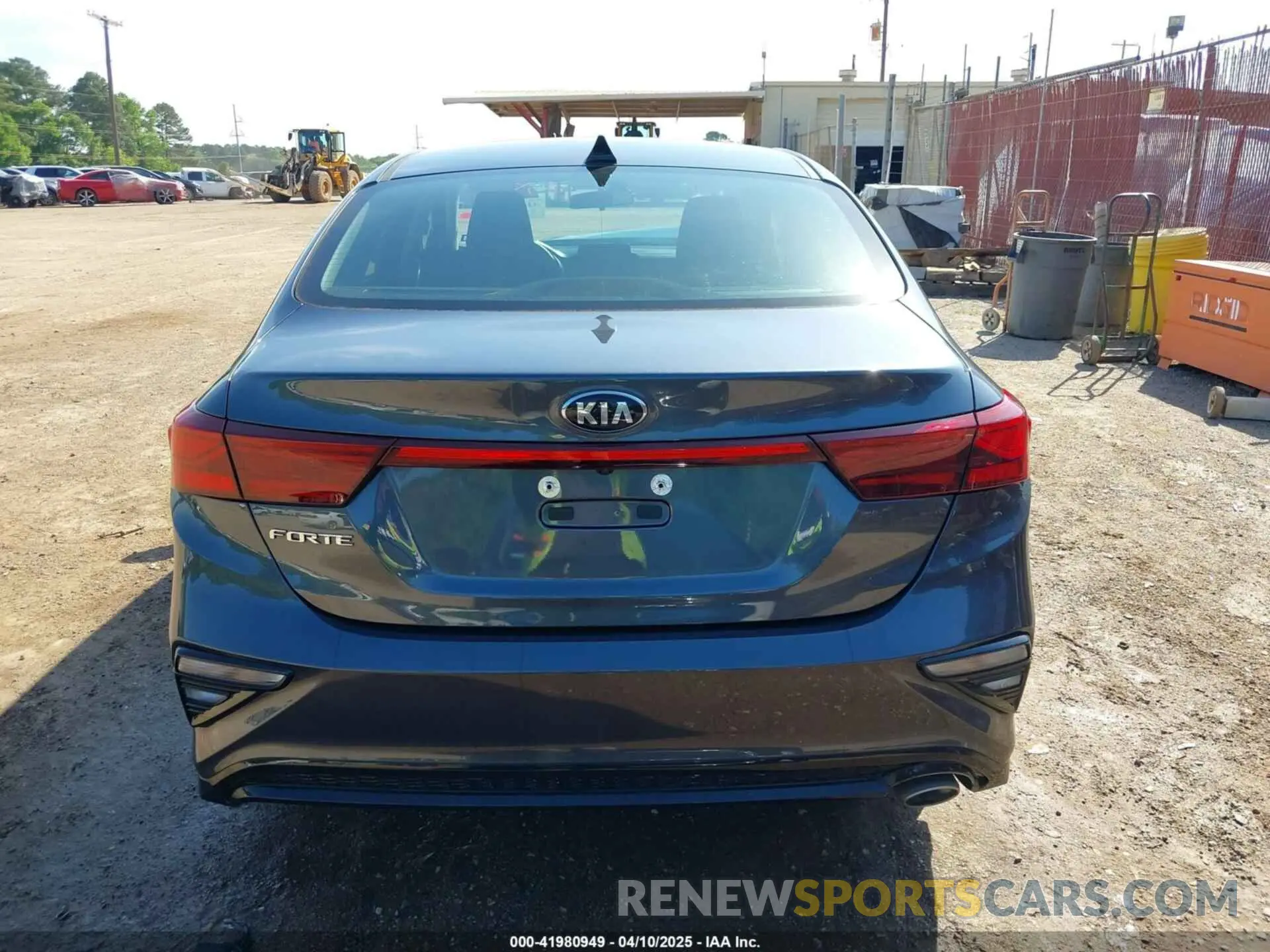 17 Photograph of a damaged car 3KPF24AD2ME273774 KIA FORTE 2021