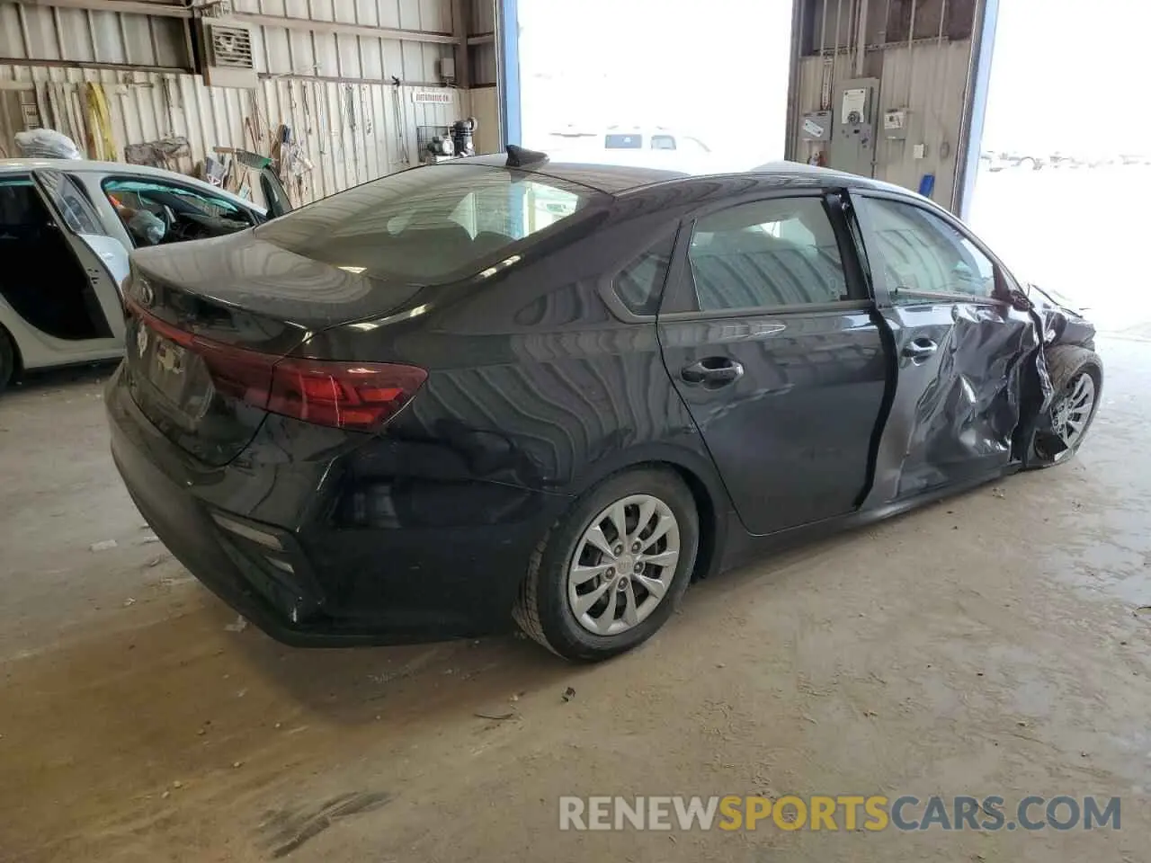 3 Photograph of a damaged car 3KPF24AD2ME320625 KIA FORTE 2021