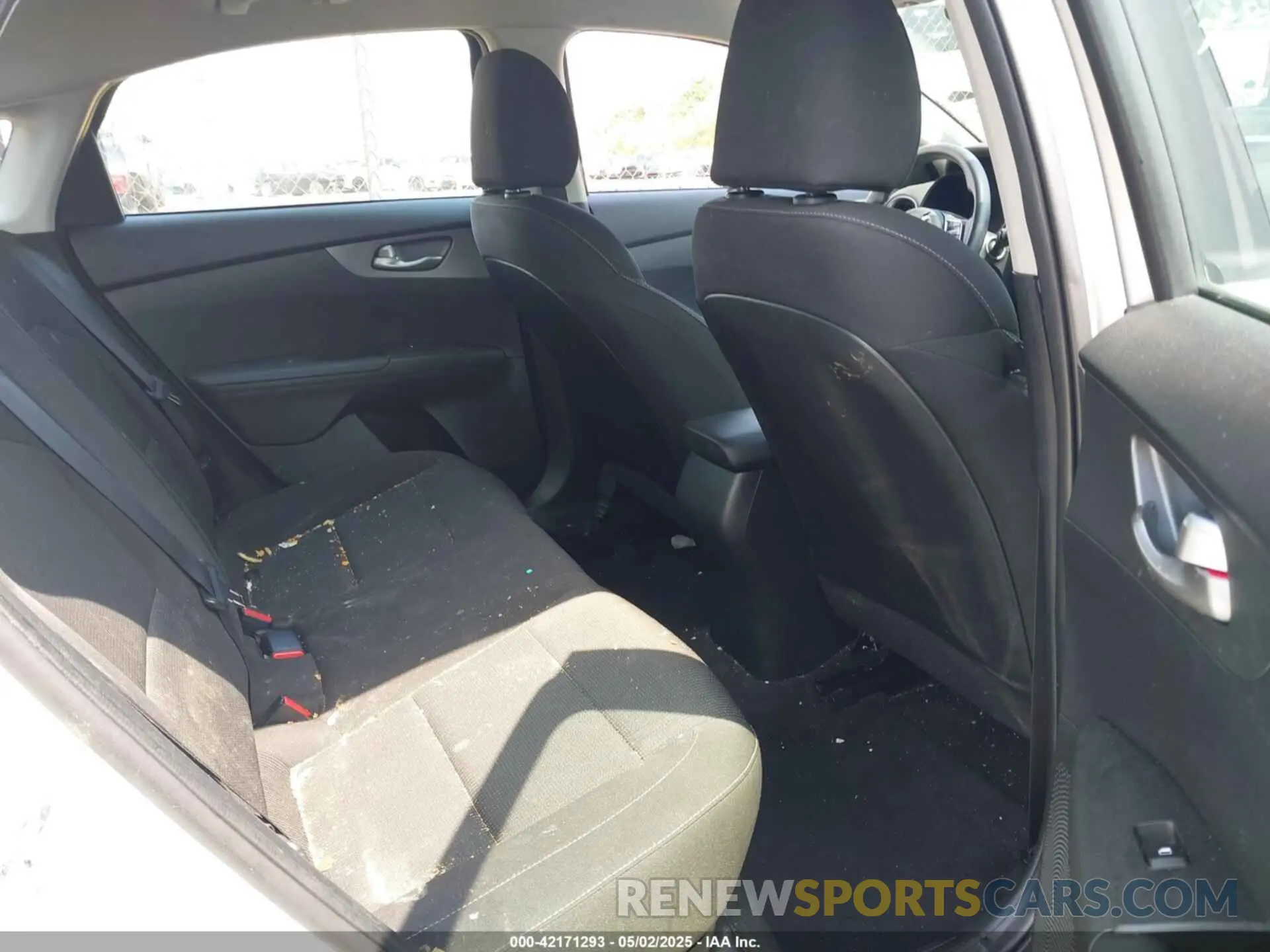 8 Фотография поврежденного автомобиля 3KPF24AD2ME333097 KIA FORTE 2021