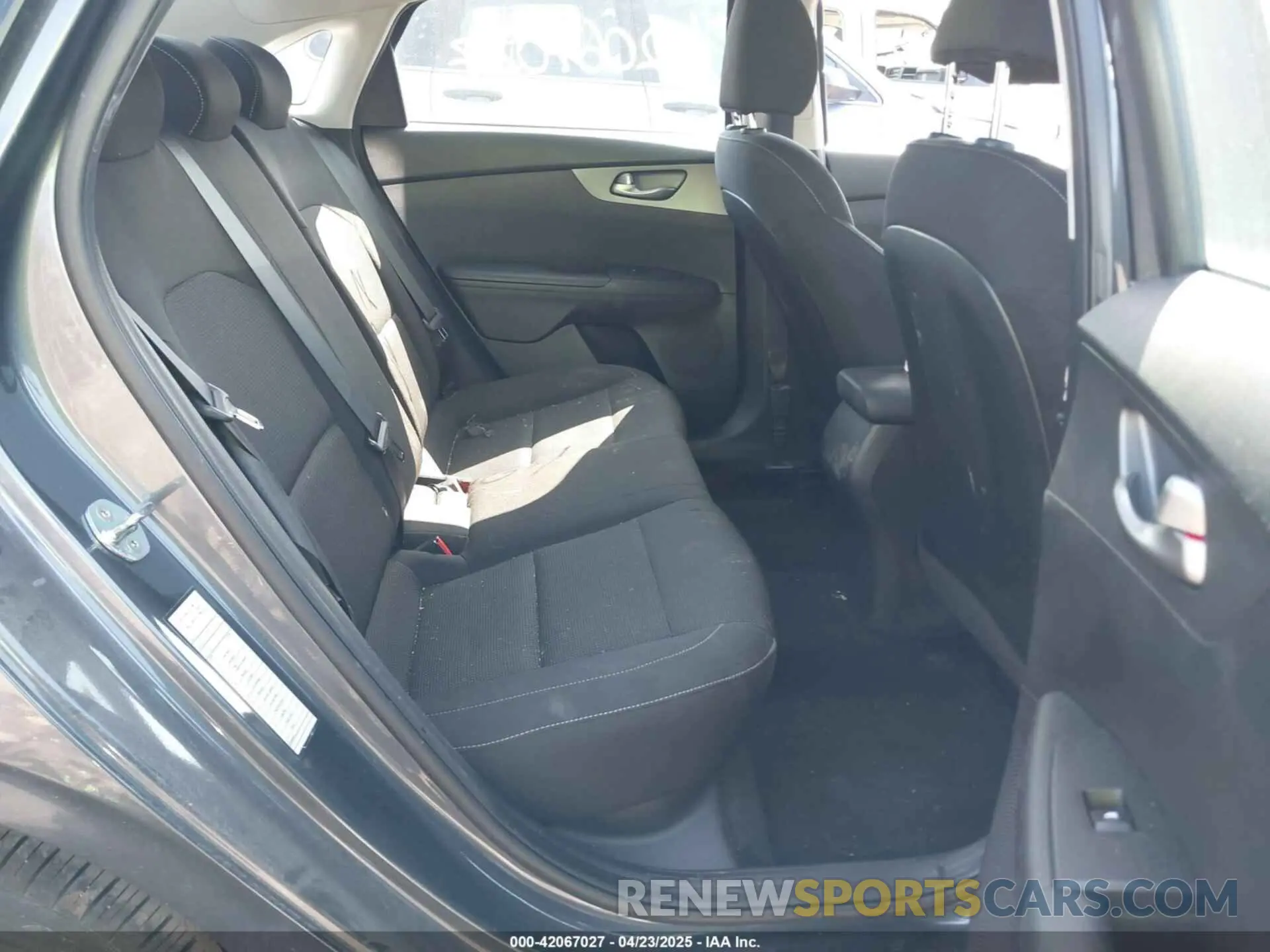 8 Фотография поврежденного автомобиля 3KPF24AD2ME334010 KIA FORTE 2021