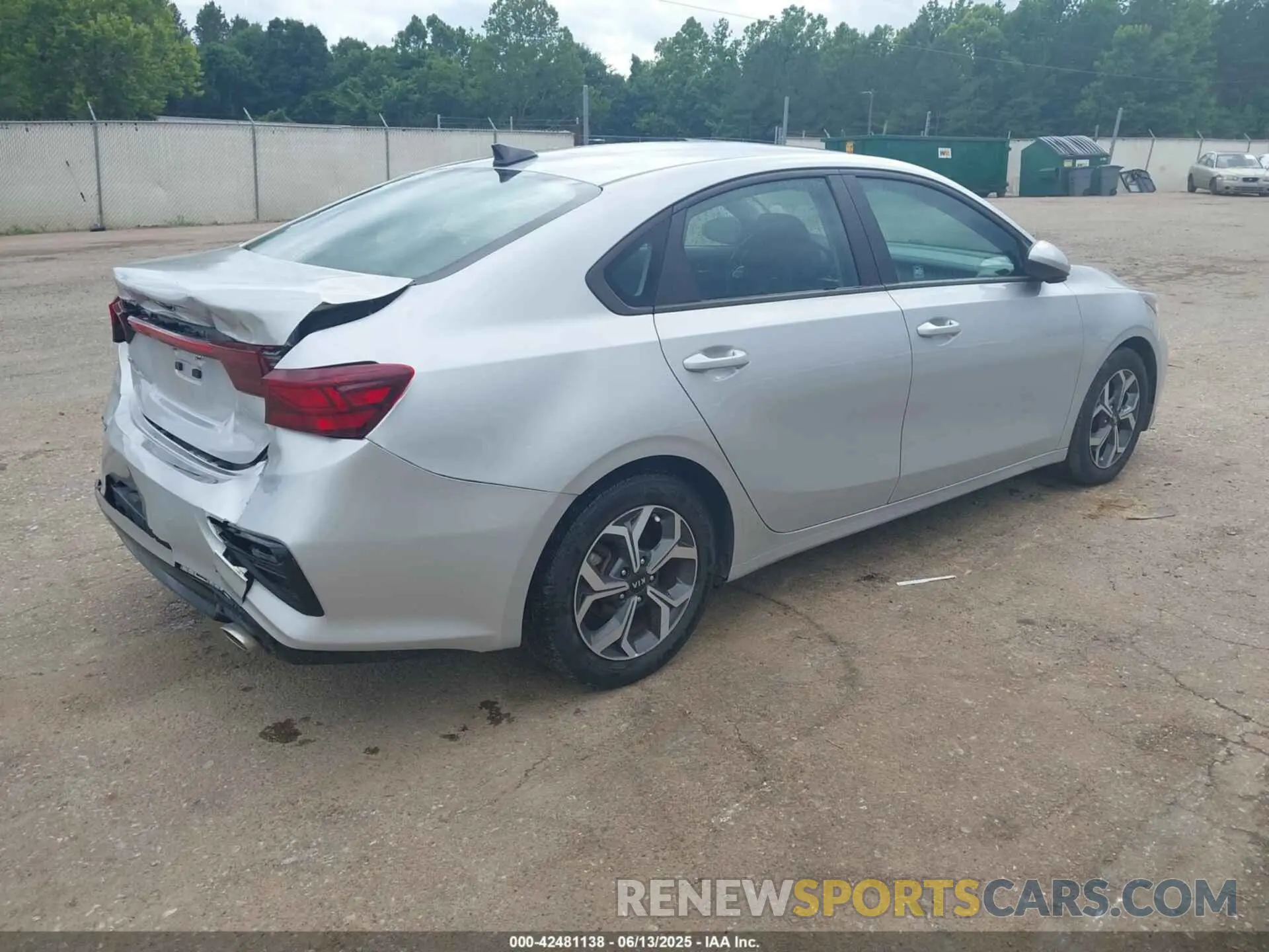 4 Фотография поврежденного автомобиля 3KPF24AD2ME335173 KIA FORTE 2021