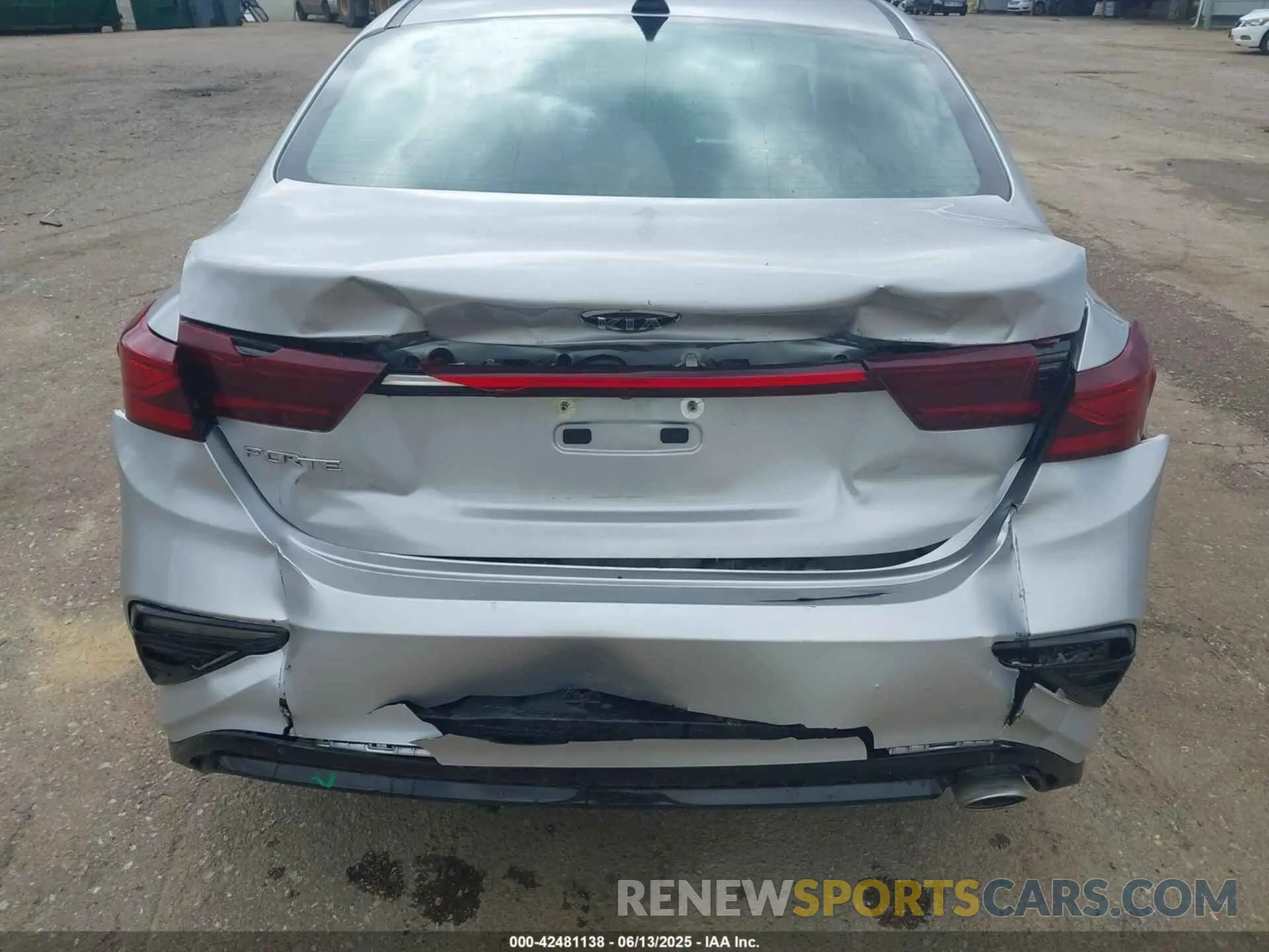 6 Фотография поврежденного автомобиля 3KPF24AD2ME335173 KIA FORTE 2021