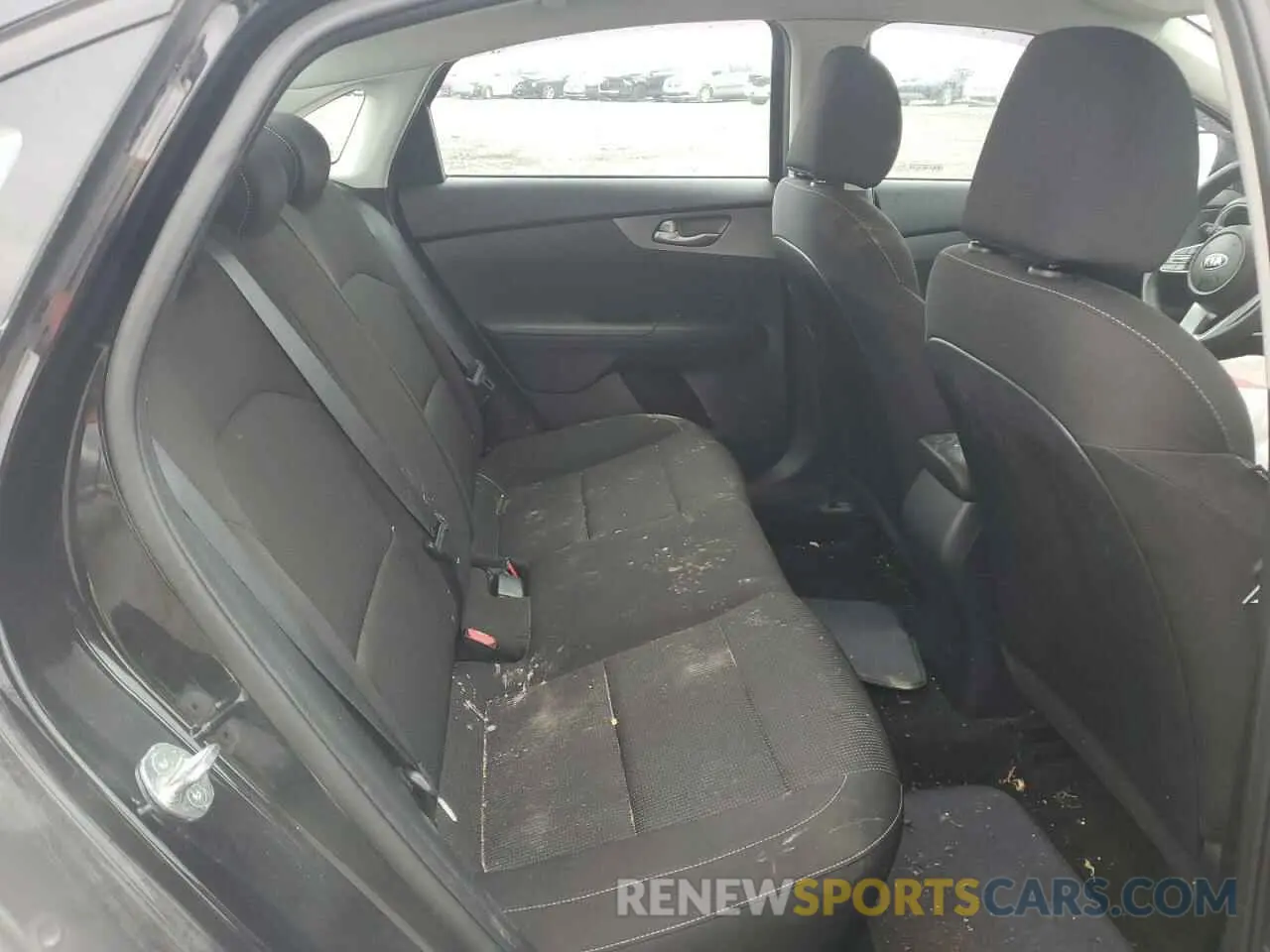 10 Фотография поврежденного автомобиля 3KPF24AD2ME348179 KIA FORTE 2021